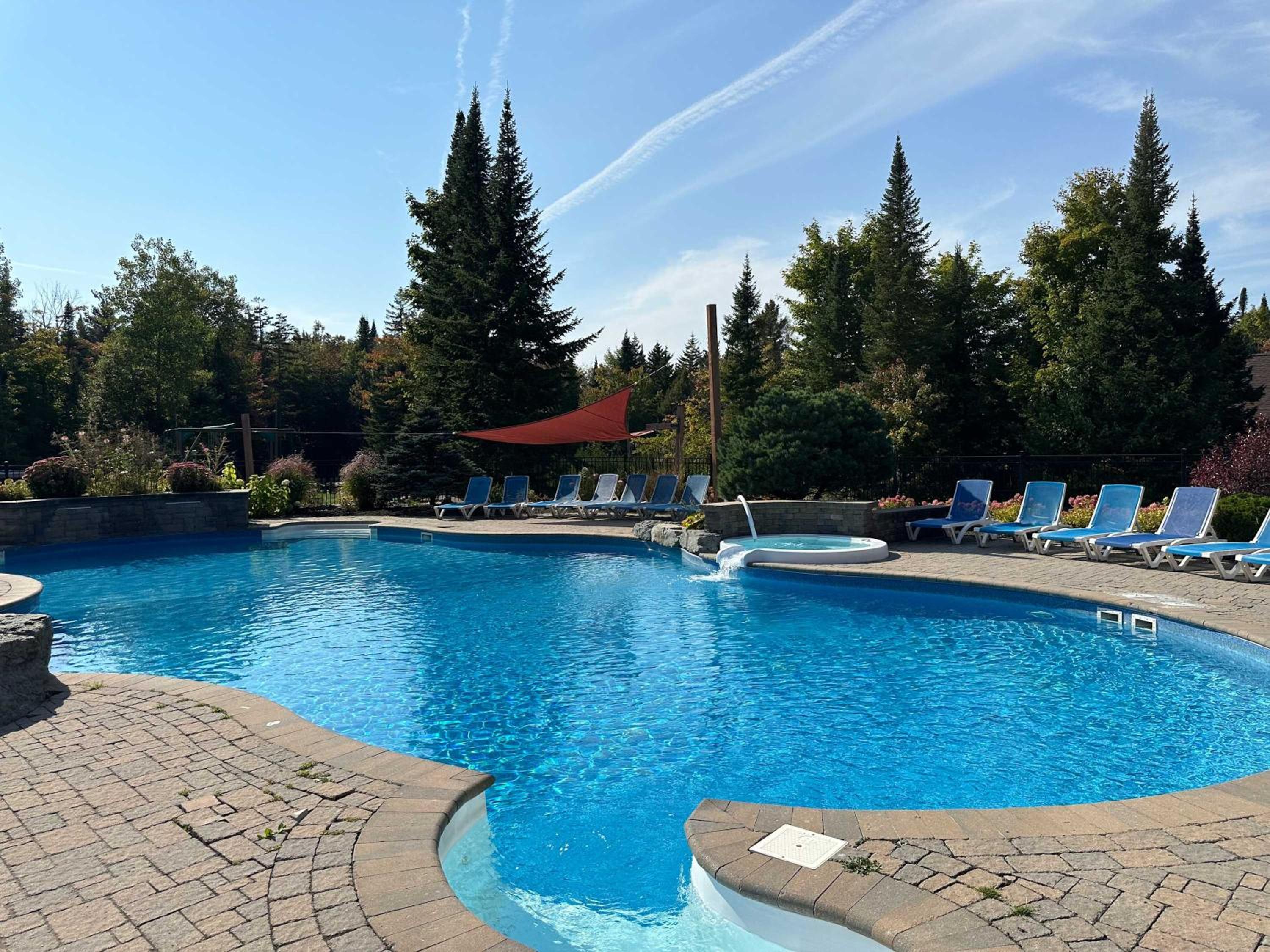 Blue Moose Private pool spa sauna lake access