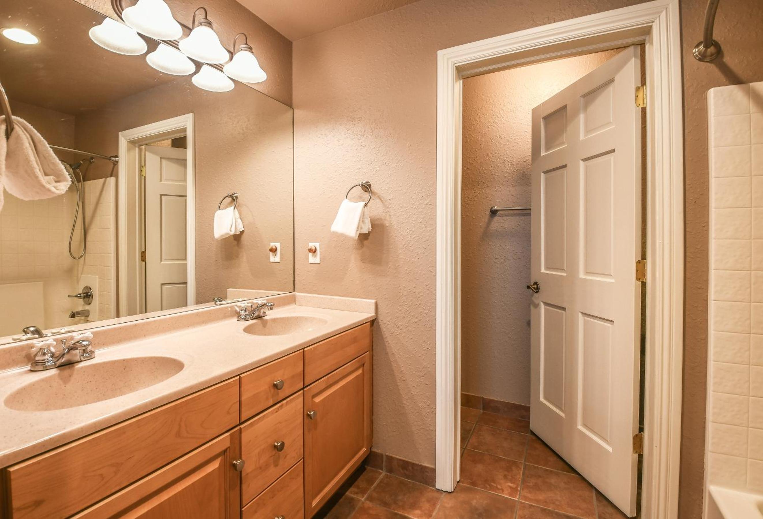 Hidden River Lodge 5981 by SummitCove Lodging