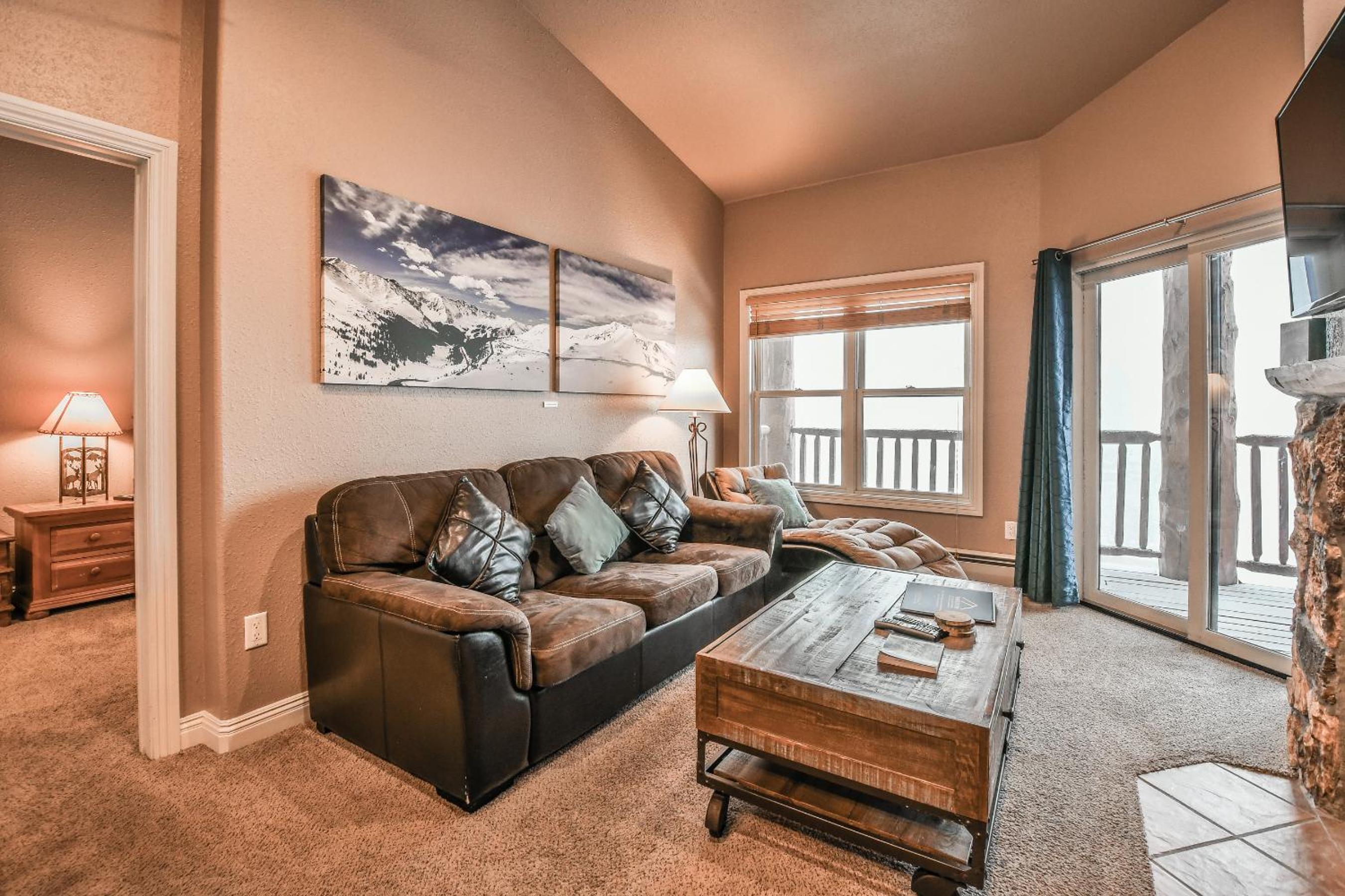 Hidden River Lodge 5981 by SummitCove Lodging