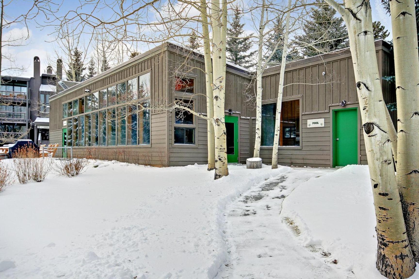 Homestead 2031 by SummitCove Lodging
