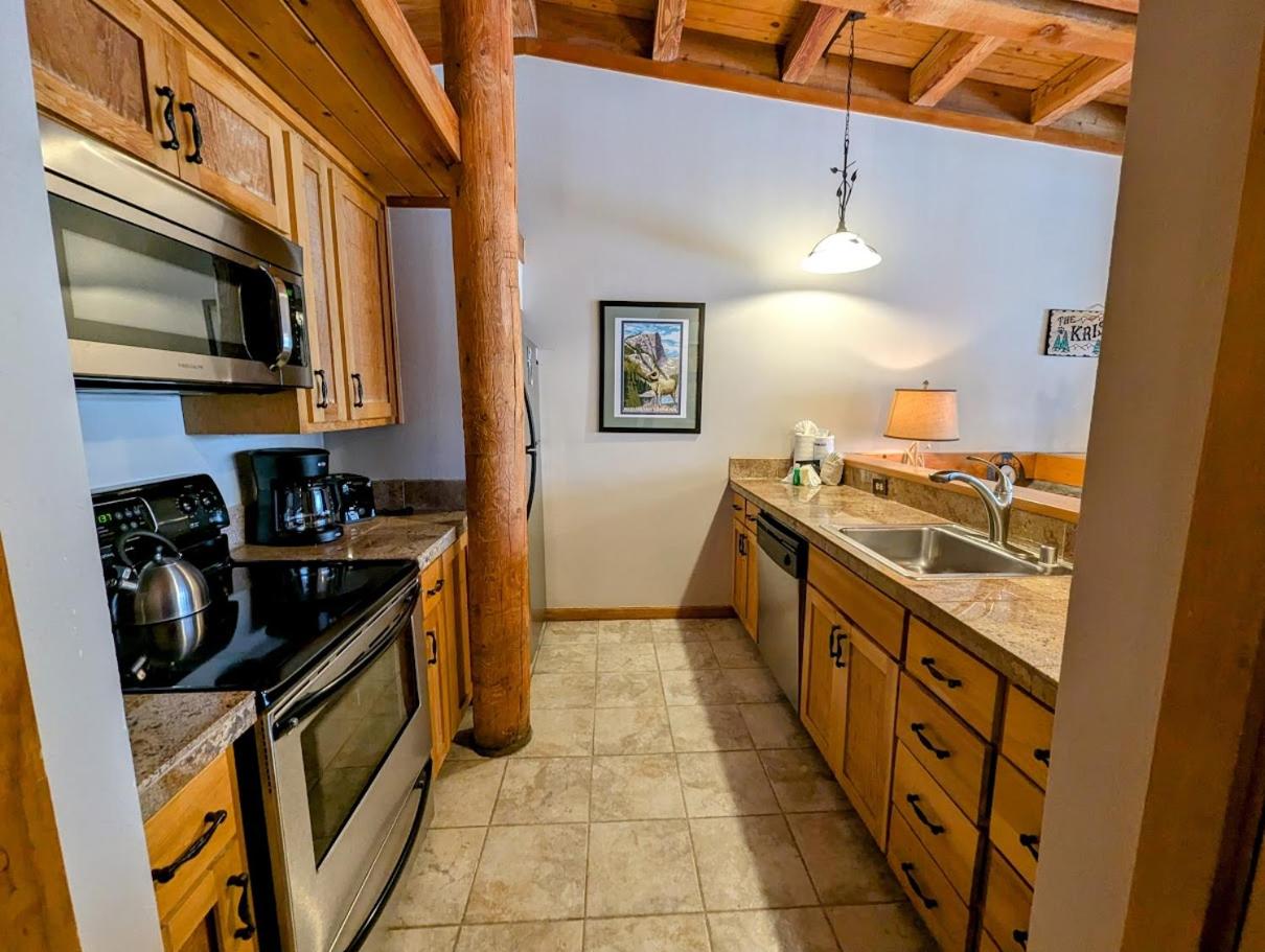 Homestead 2031 by SummitCove Lodging