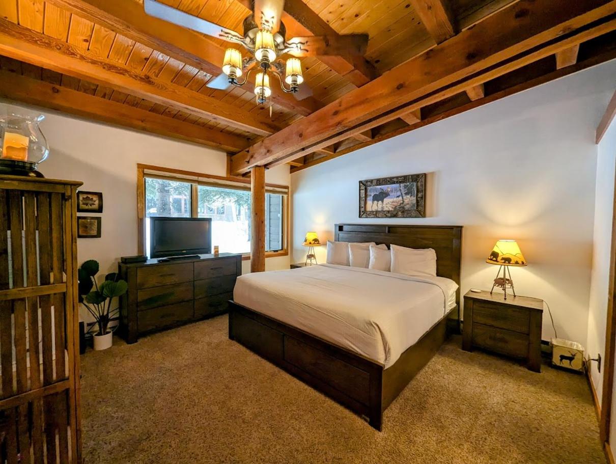 Homestead 2031 by SummitCove Lodging