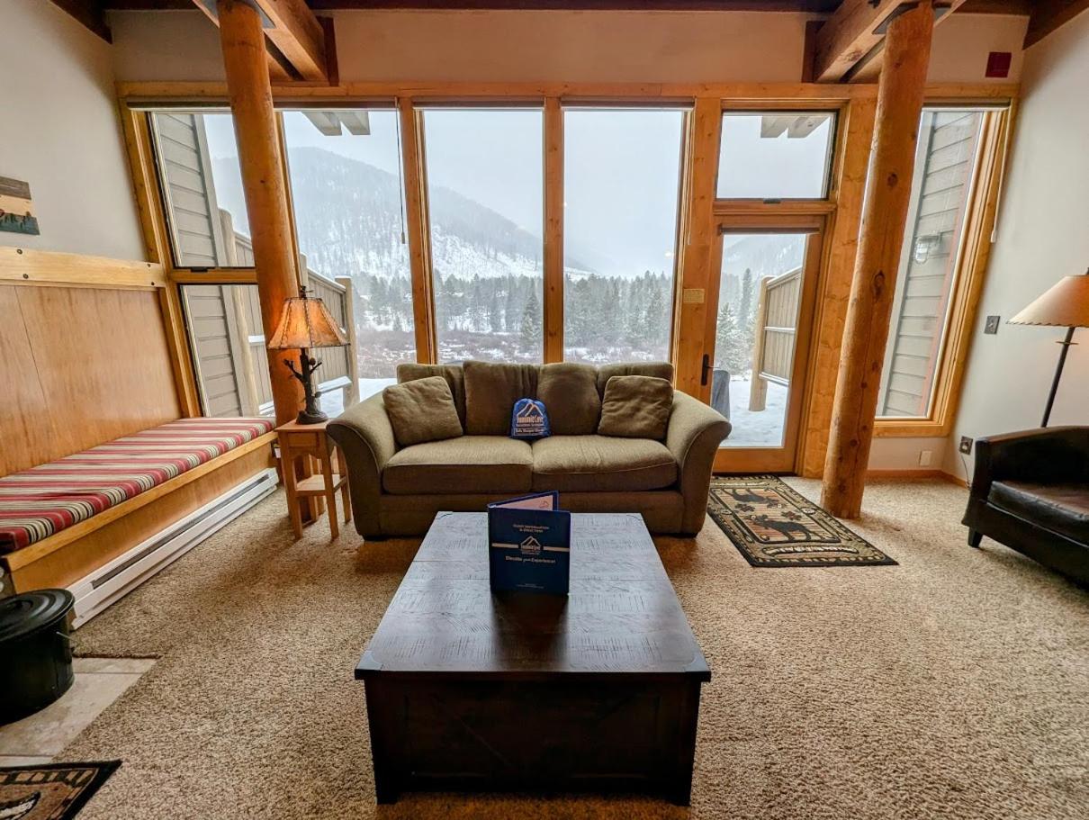 Homestead 2031 by SummitCove Lodging
