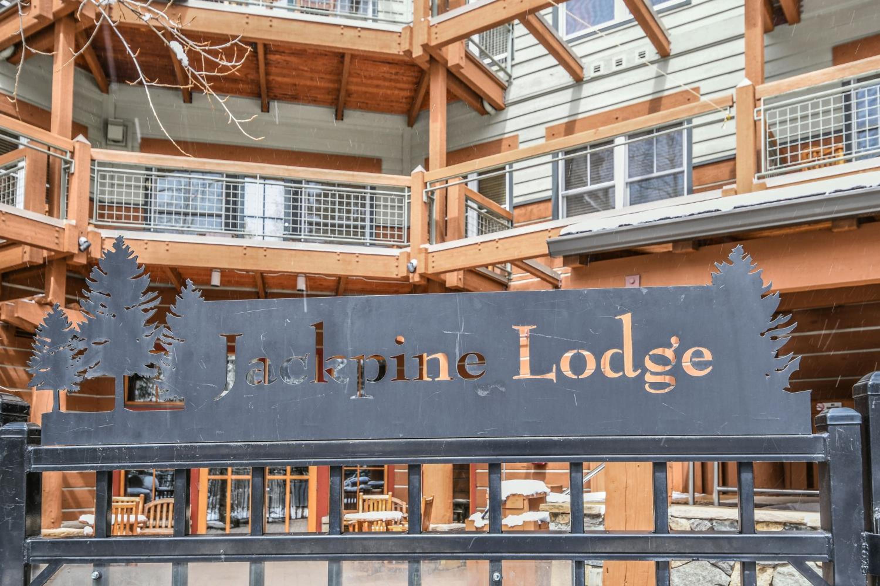 Jack Pine 8015 by SummitCove Lodging