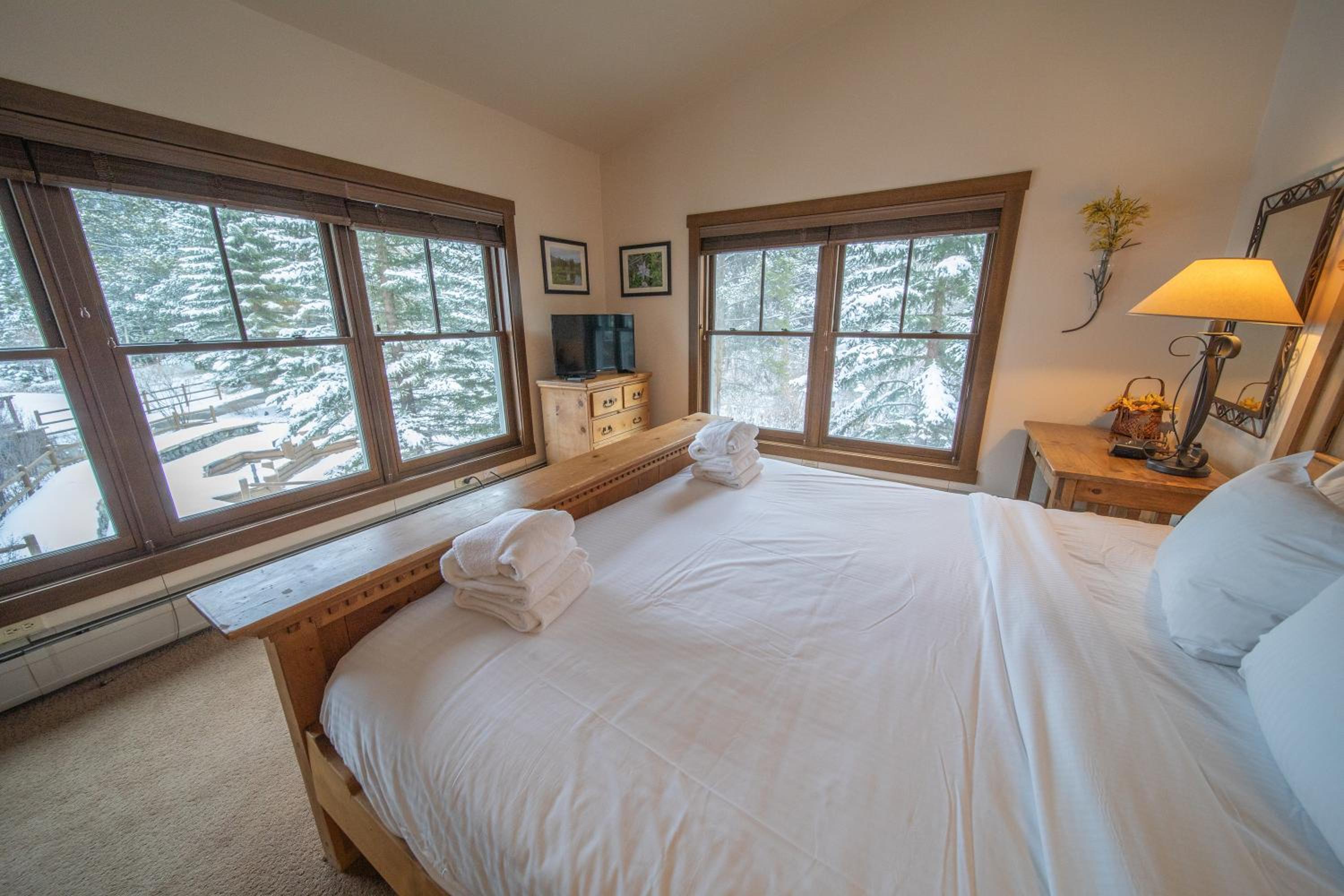 Jack Pine 8008 by SummitCove Lodging