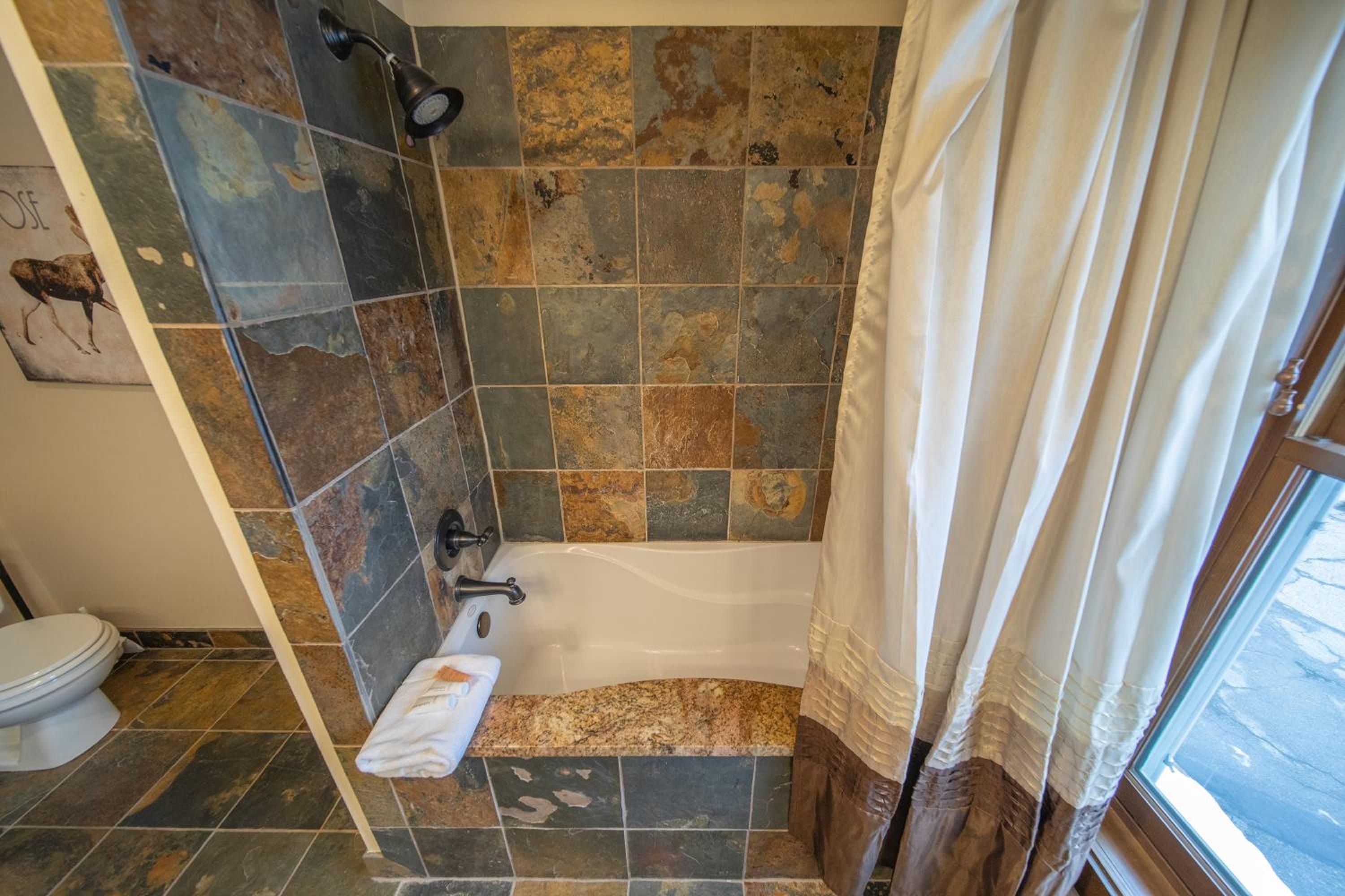 Jack Pine 8008 by SummitCove Lodging