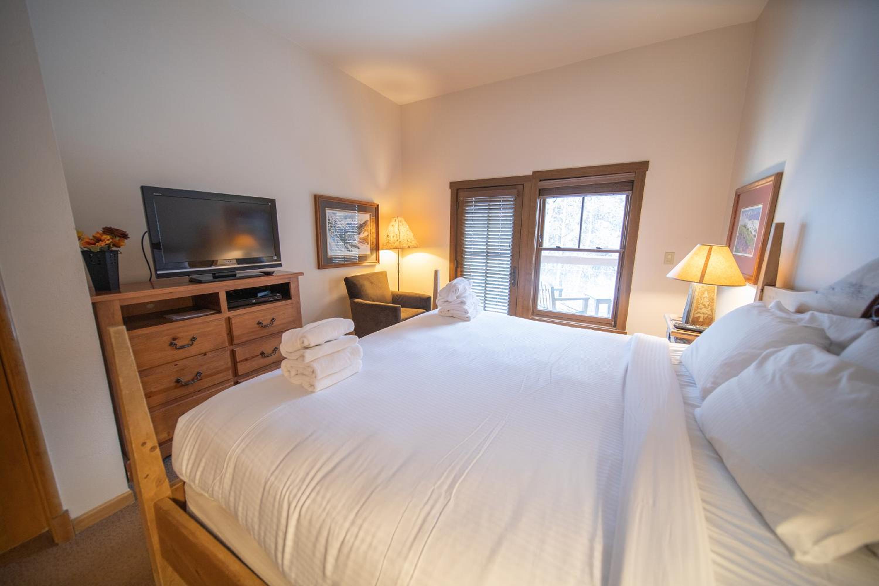 Jack Pine 8008 by SummitCove Lodging