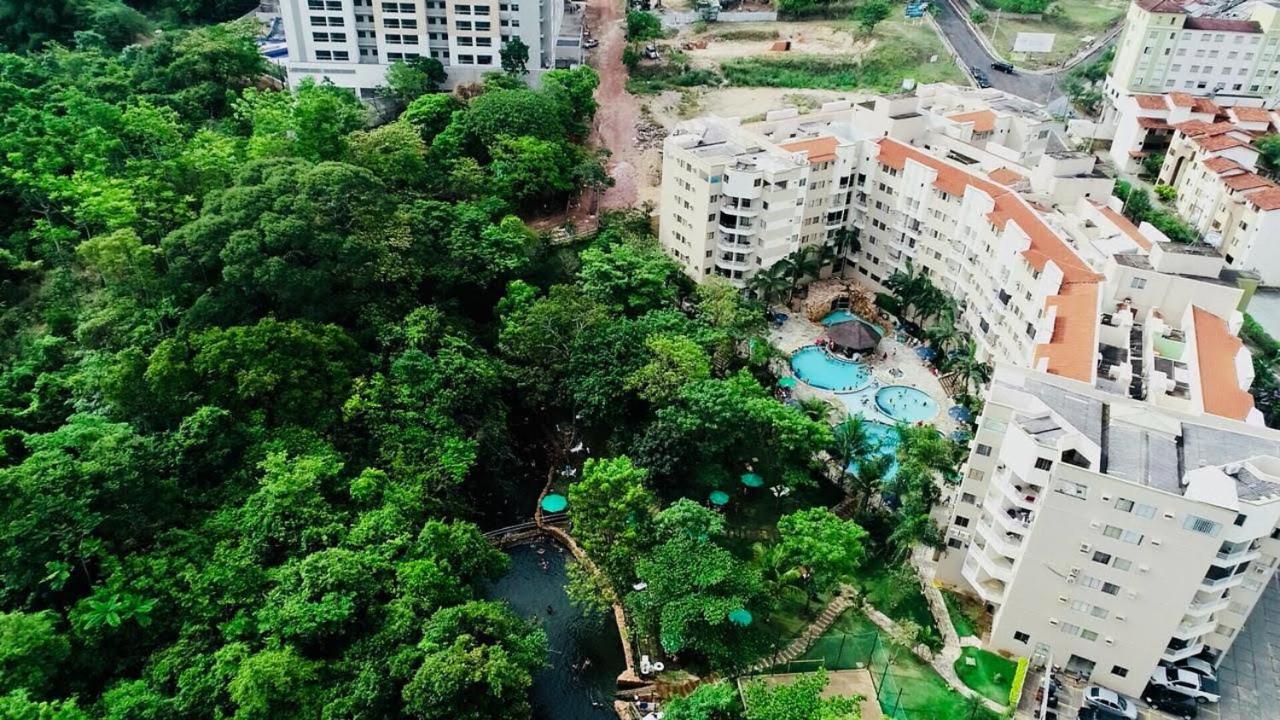 Vista incrível para o rio e area de lazer - Thermas Paradise 216