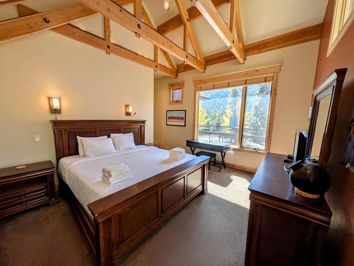 Keystone Prospectors Home 669 by SummitCove Lodging