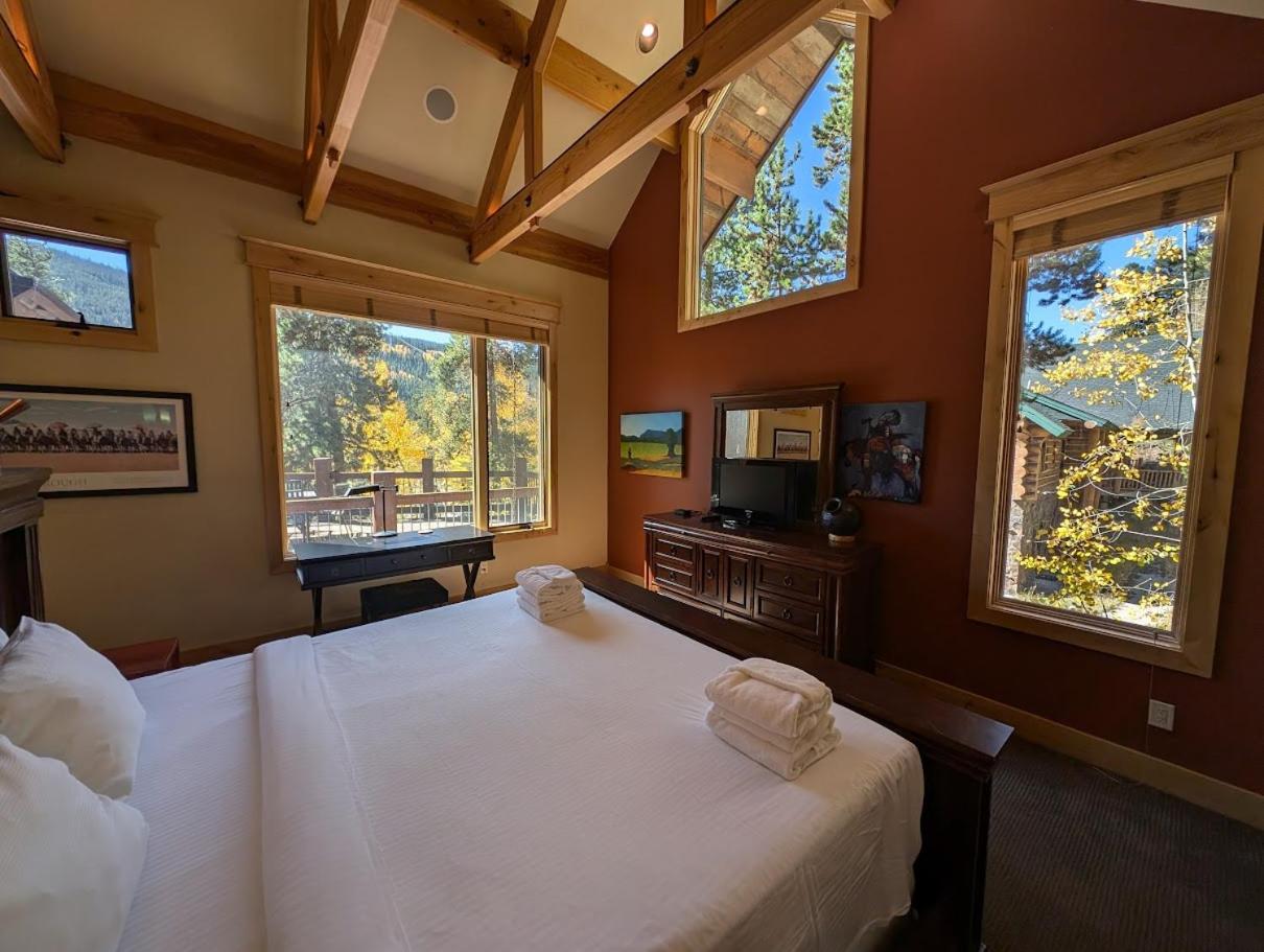 Keystone Prospectors Home 669 by SummitCove Lodging