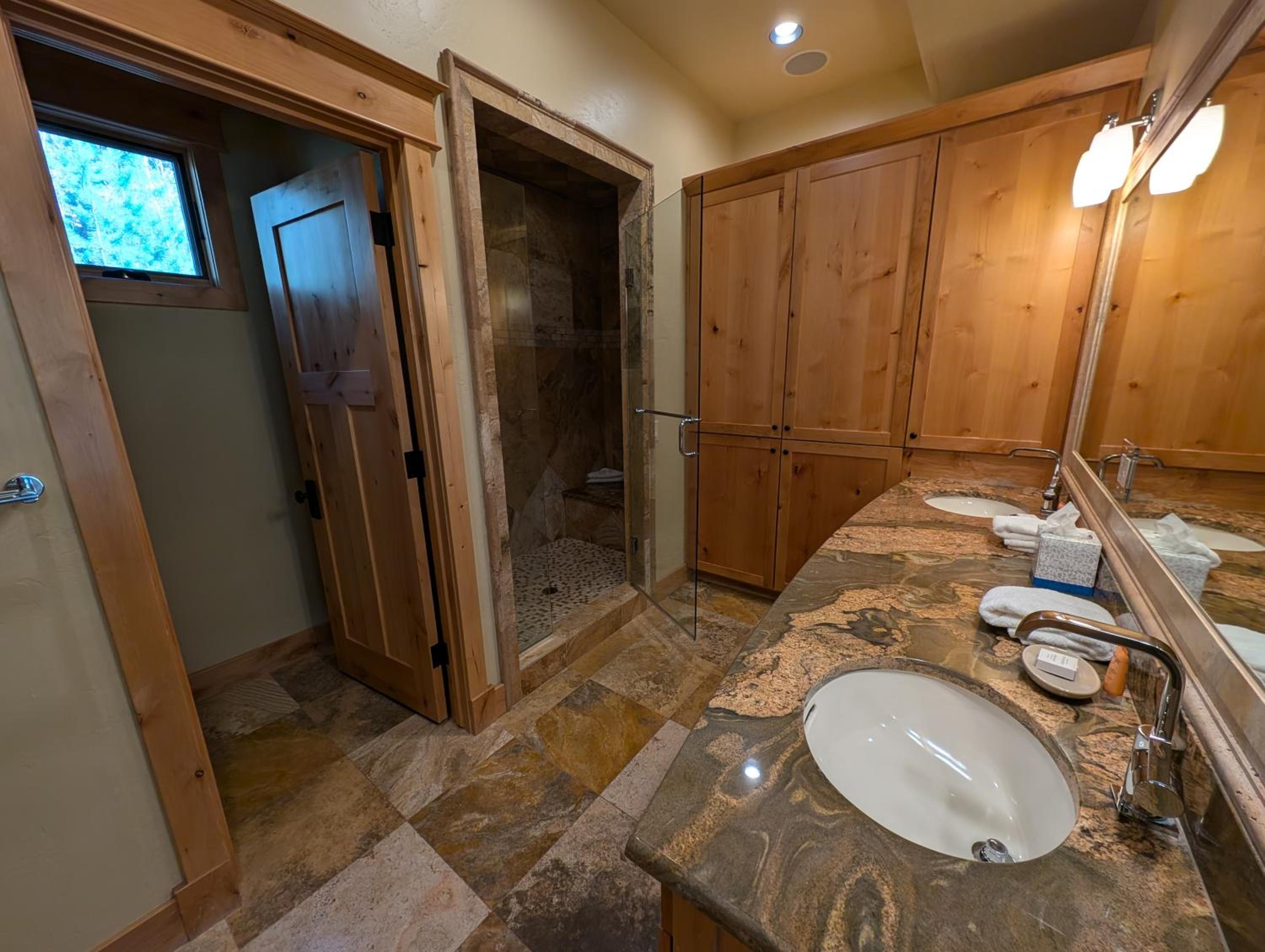 Keystone Prospectors Home 669 by SummitCove Lodging