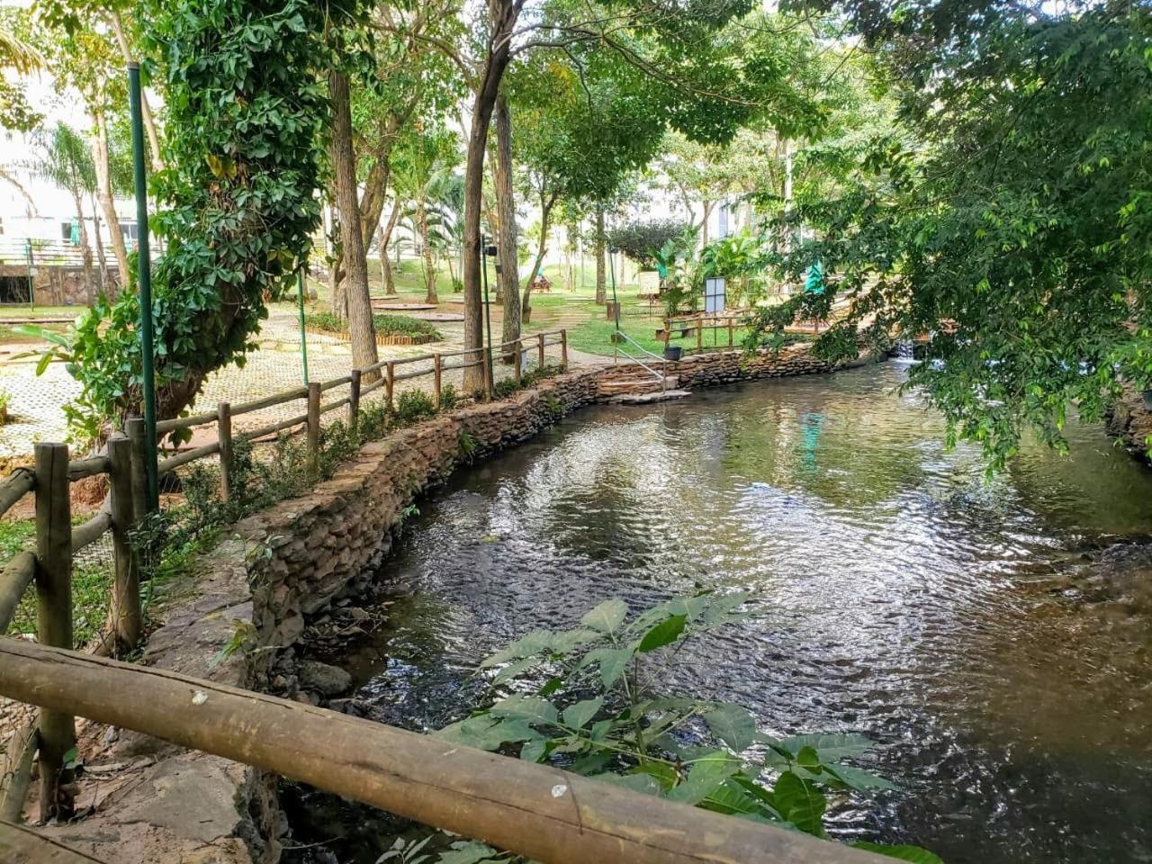 Vista incrível para o rio e area de lazer - Thermas Paradise 216