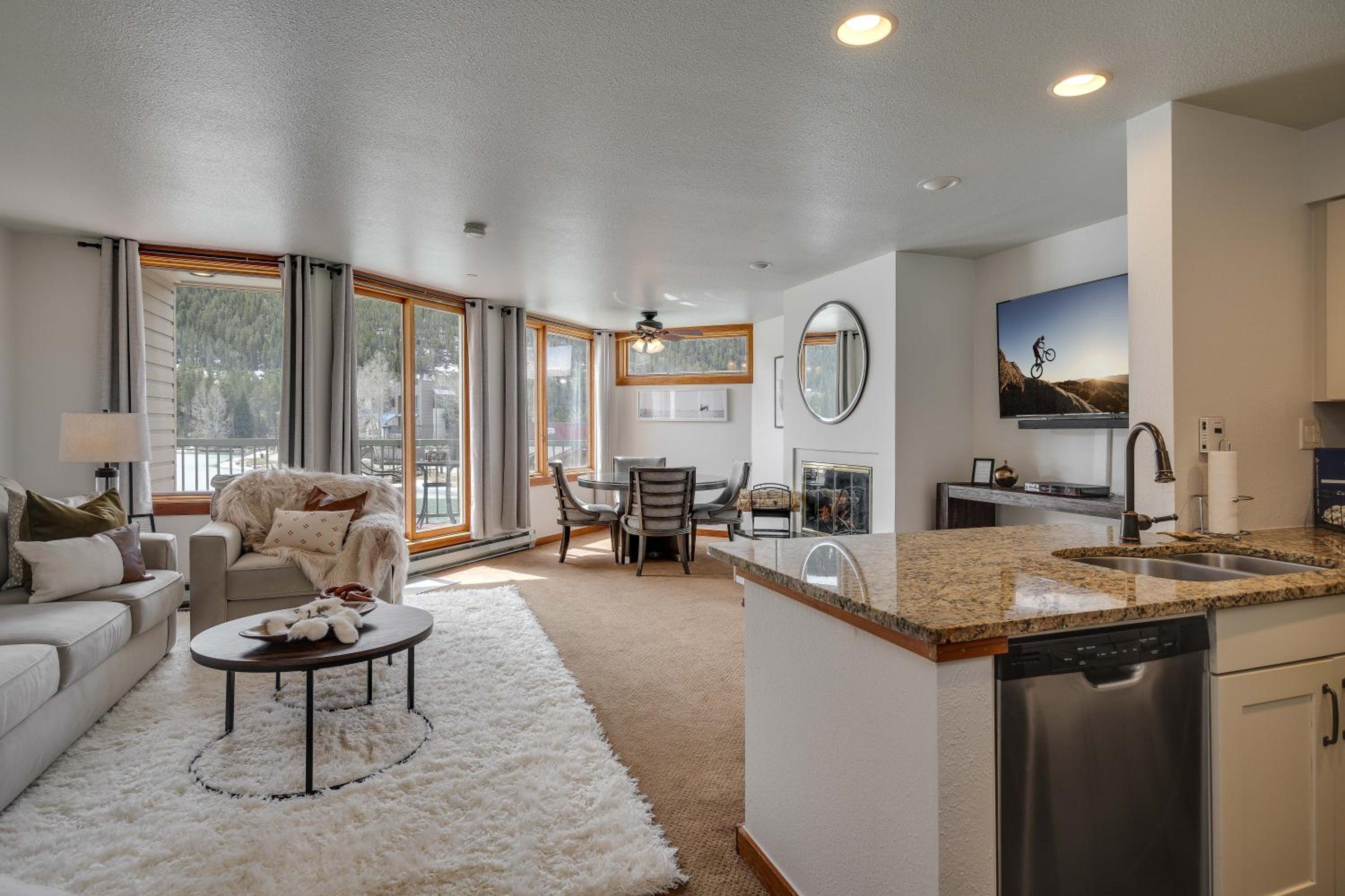 Lakeside 1481 by SummitCove Lodging
