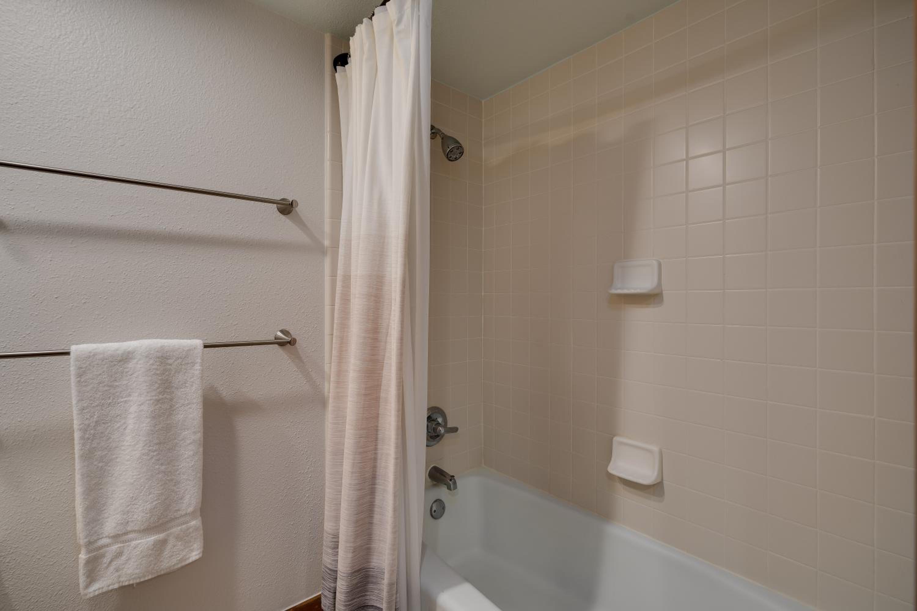 Lakeside 1481 by SummitCove Lodging