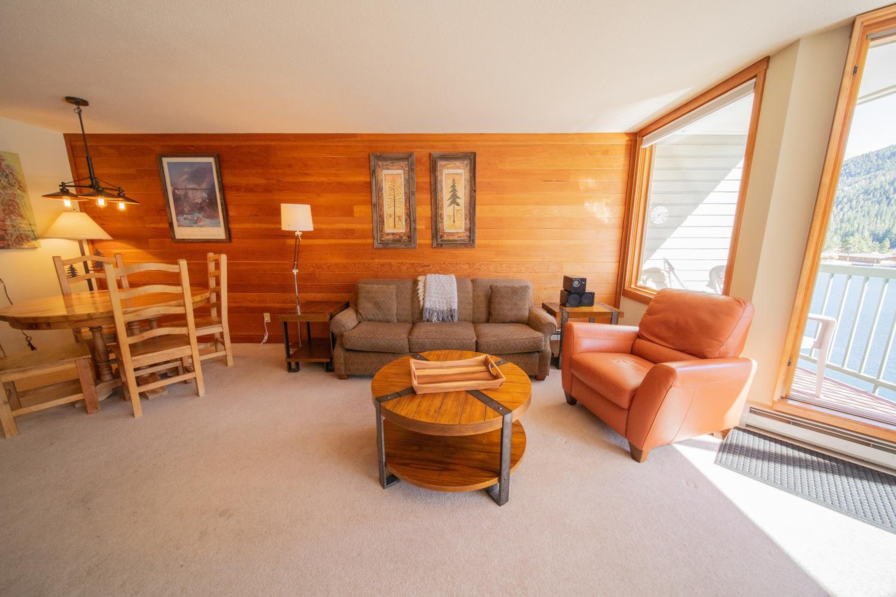 Lakeside 1495 by SummitCove Lodging