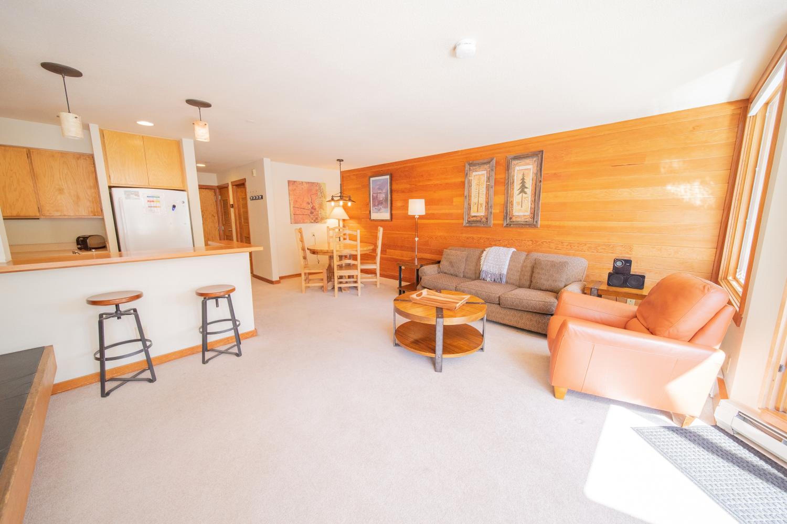 Lakeside 1495 by SummitCove Lodging