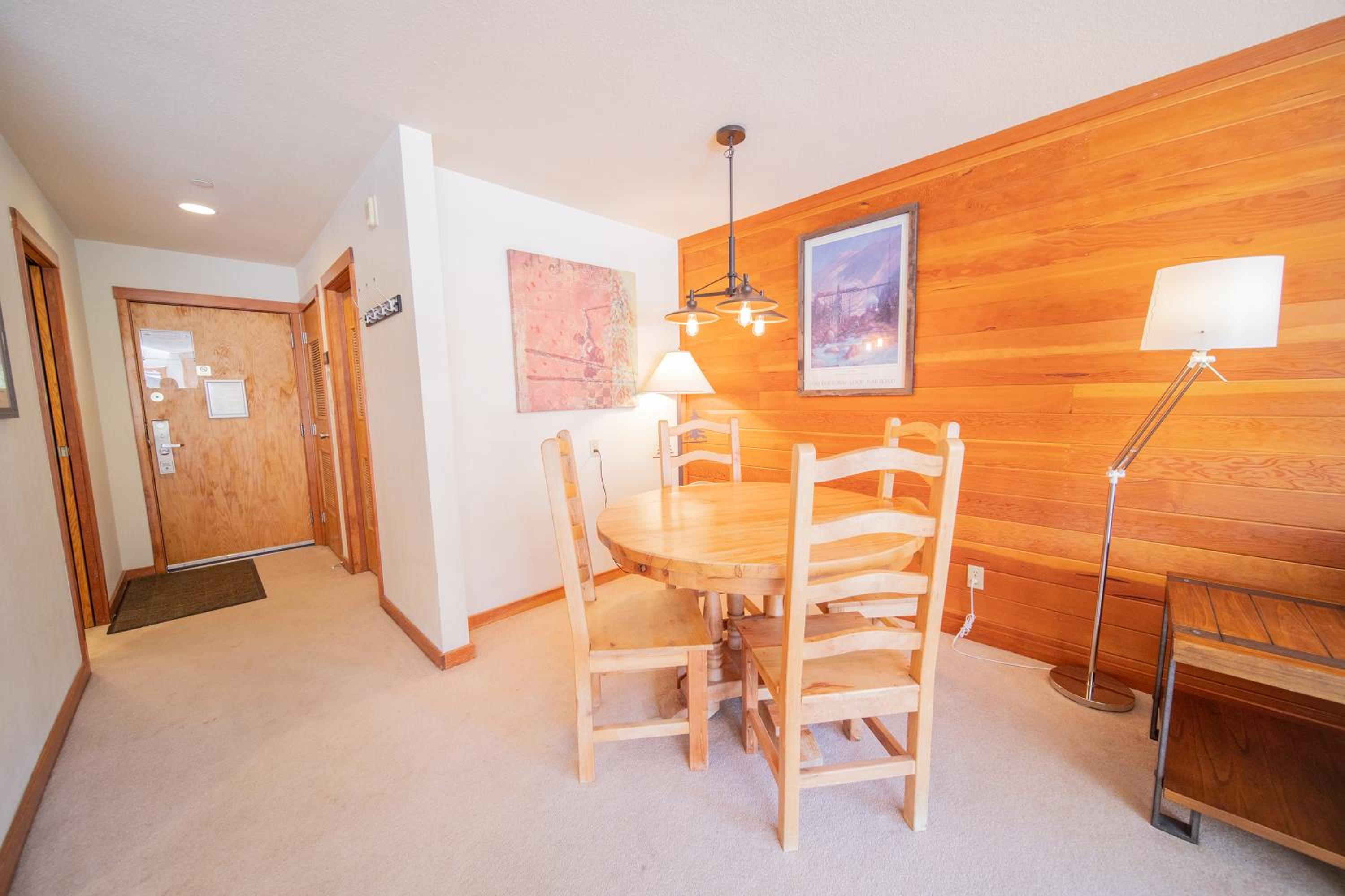Lakeside 1495 by SummitCove Lodging