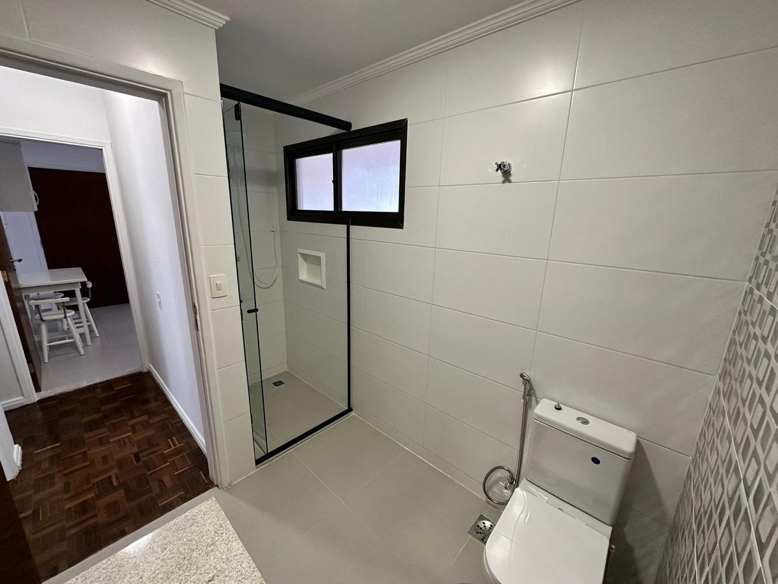 Frente Mar com garagem, Ar Condicionado e WI-FI grátis em Santos