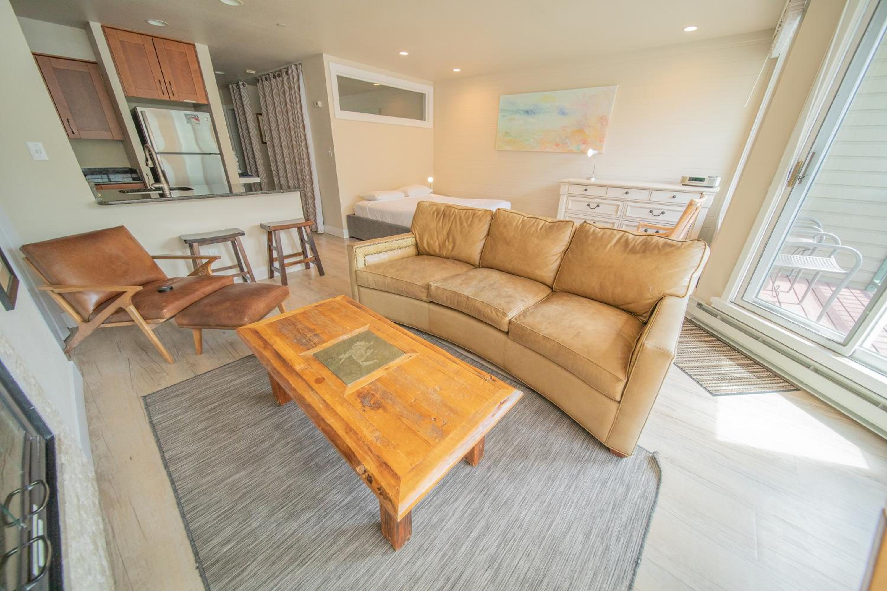 Lakeside 1496 by SummitCove Lodging