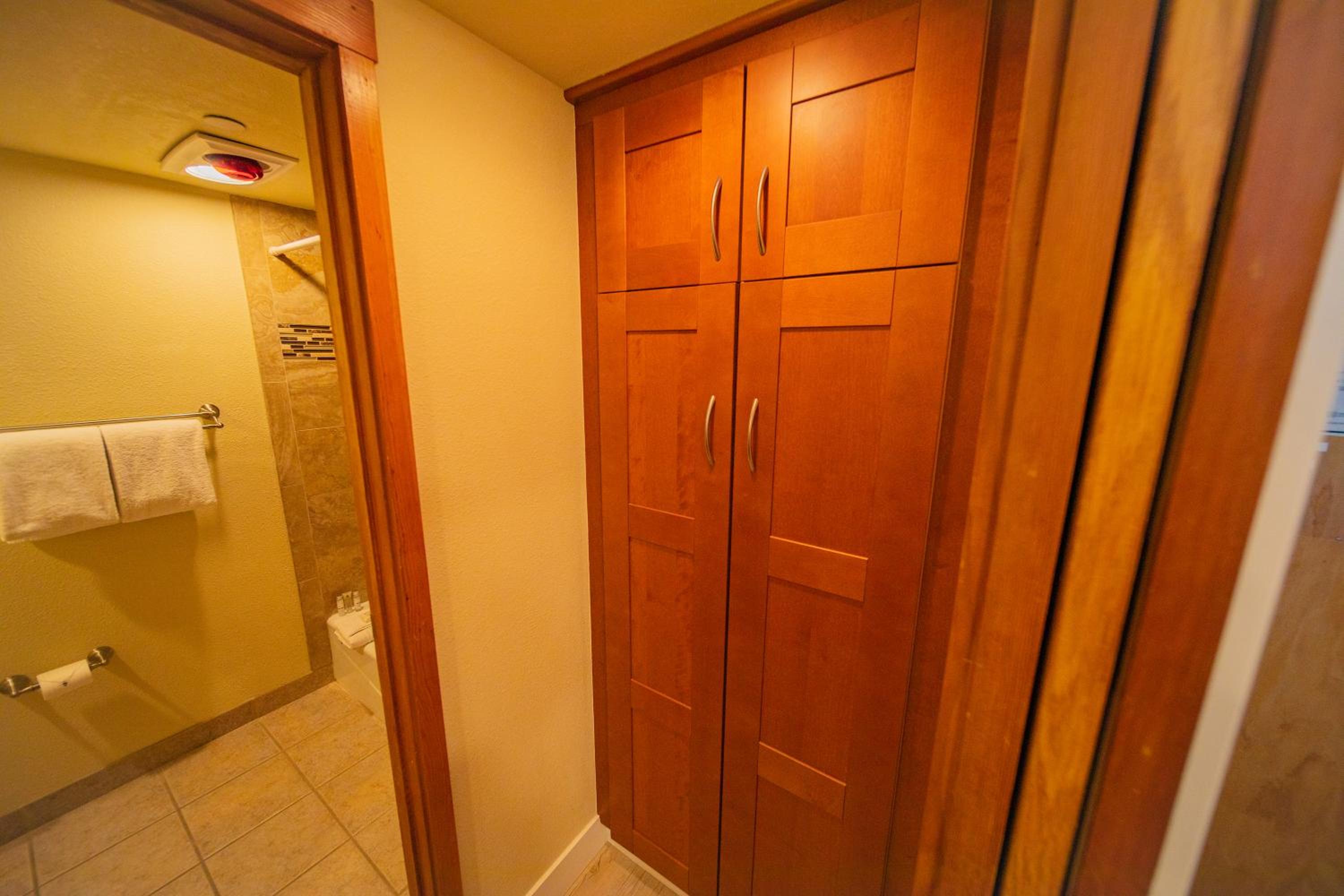 Lakeside 1496 by SummitCove Lodging