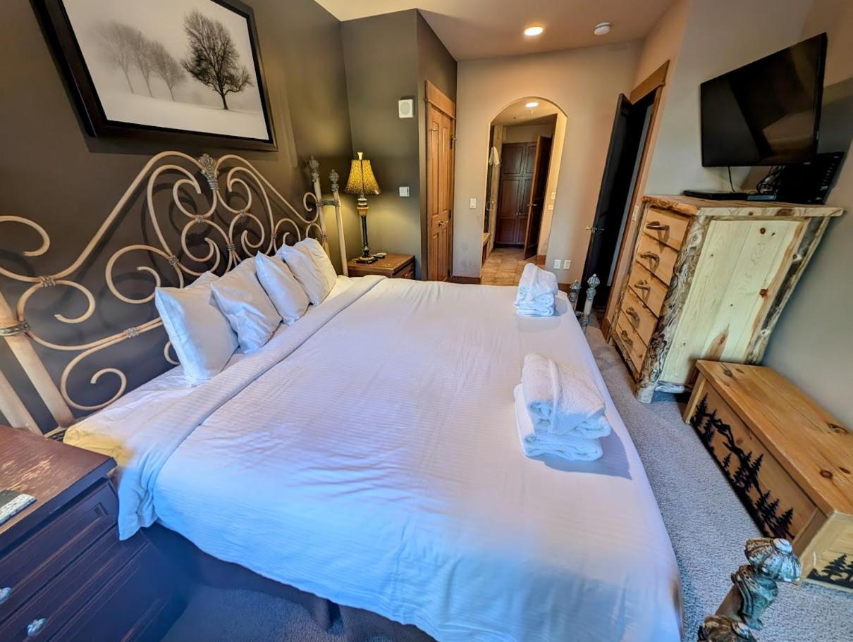Lone Eagle 3001 by SummitCove Lodging