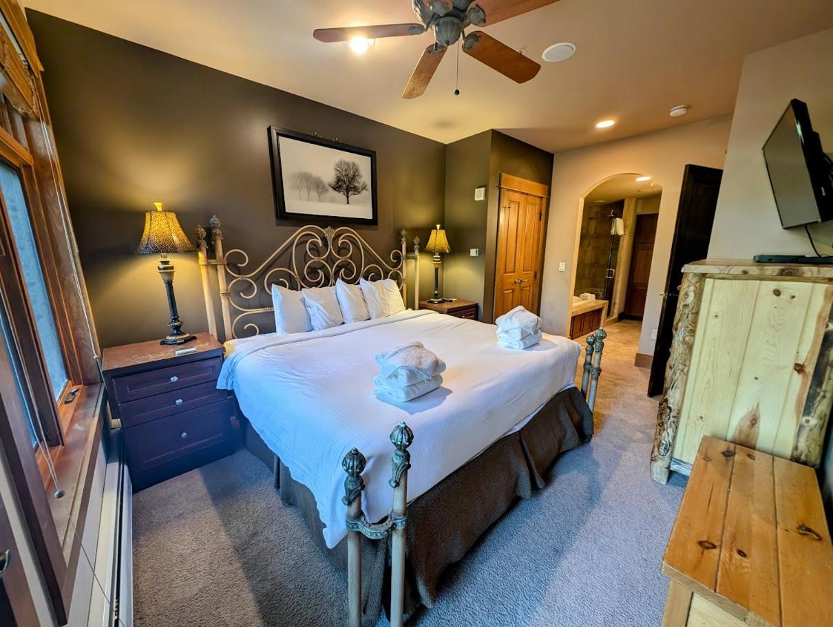 Lone Eagle 3001 by SummitCove Lodging