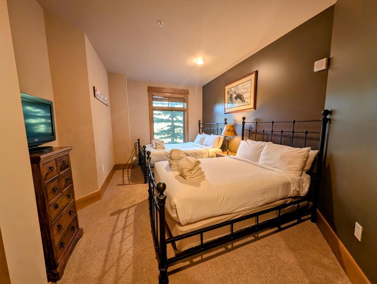 Lone Eagle 3001 by SummitCove Lodging