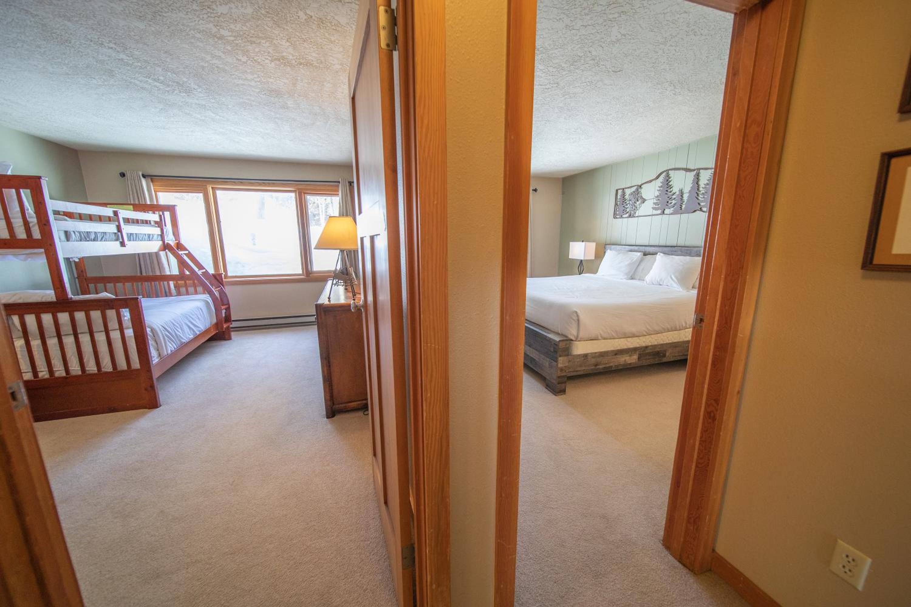 Lenawee 1738 by SummitCove Lodging