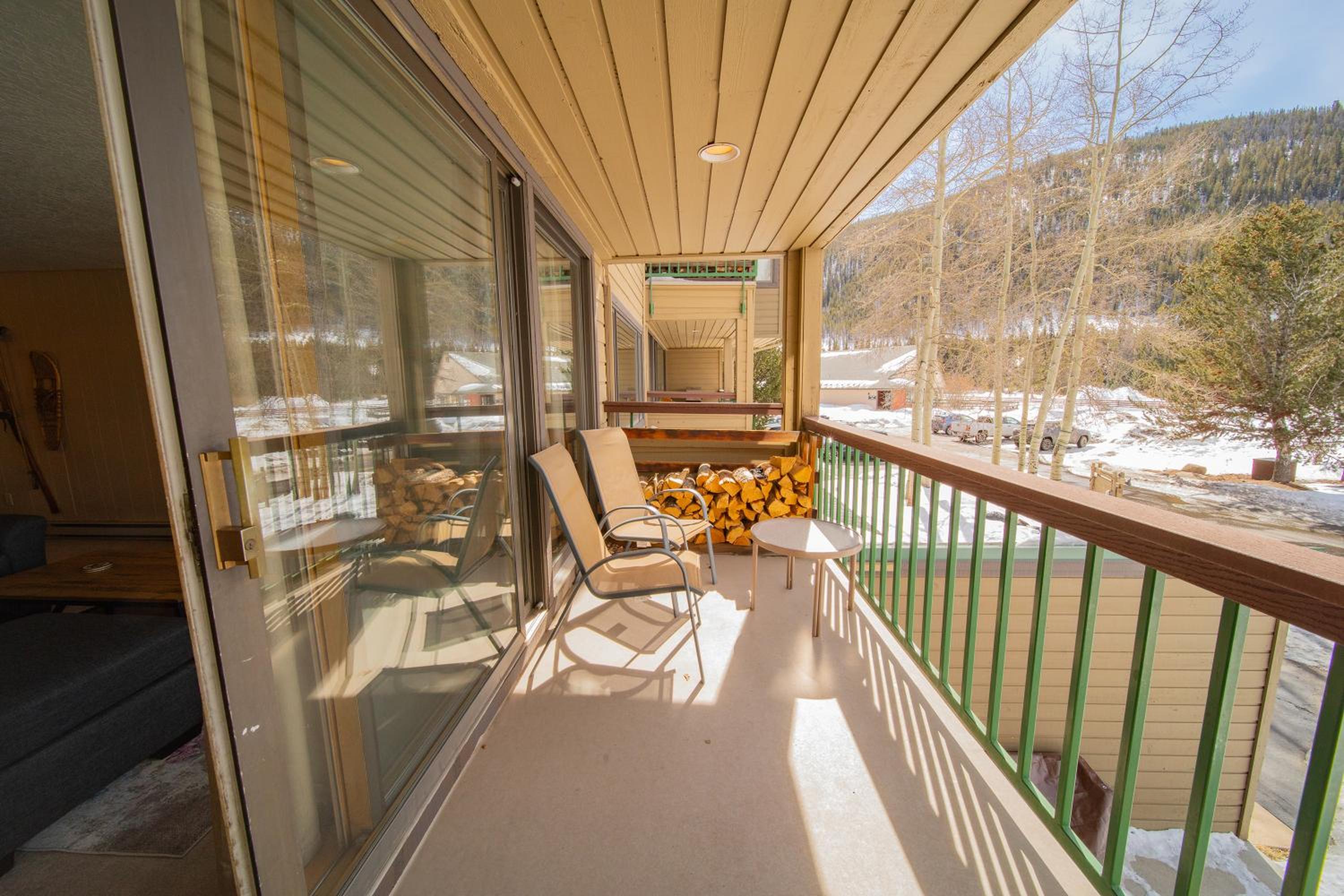 Lenawee 1738 by SummitCove Lodging