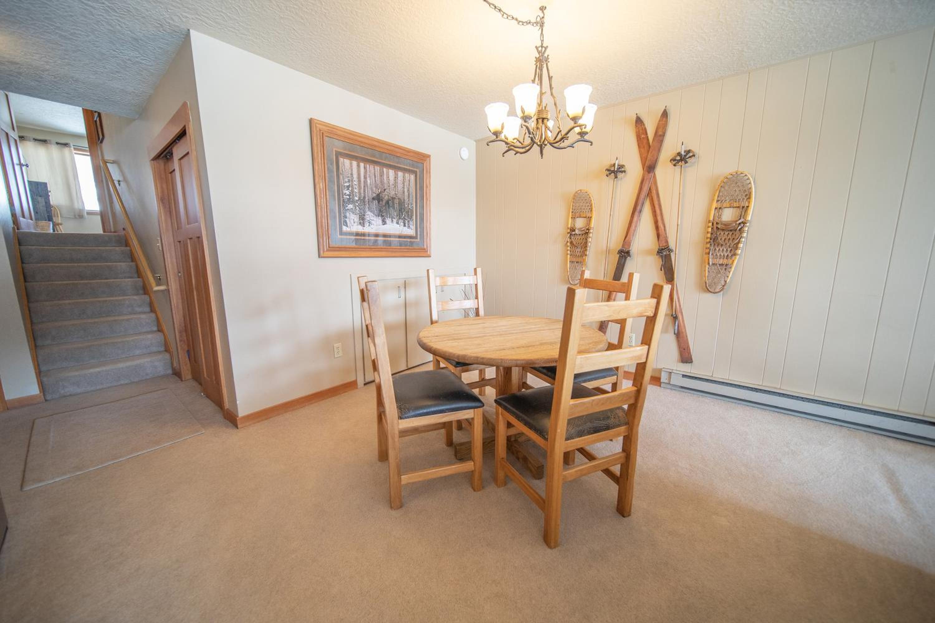 Lenawee 1738 by SummitCove Lodging