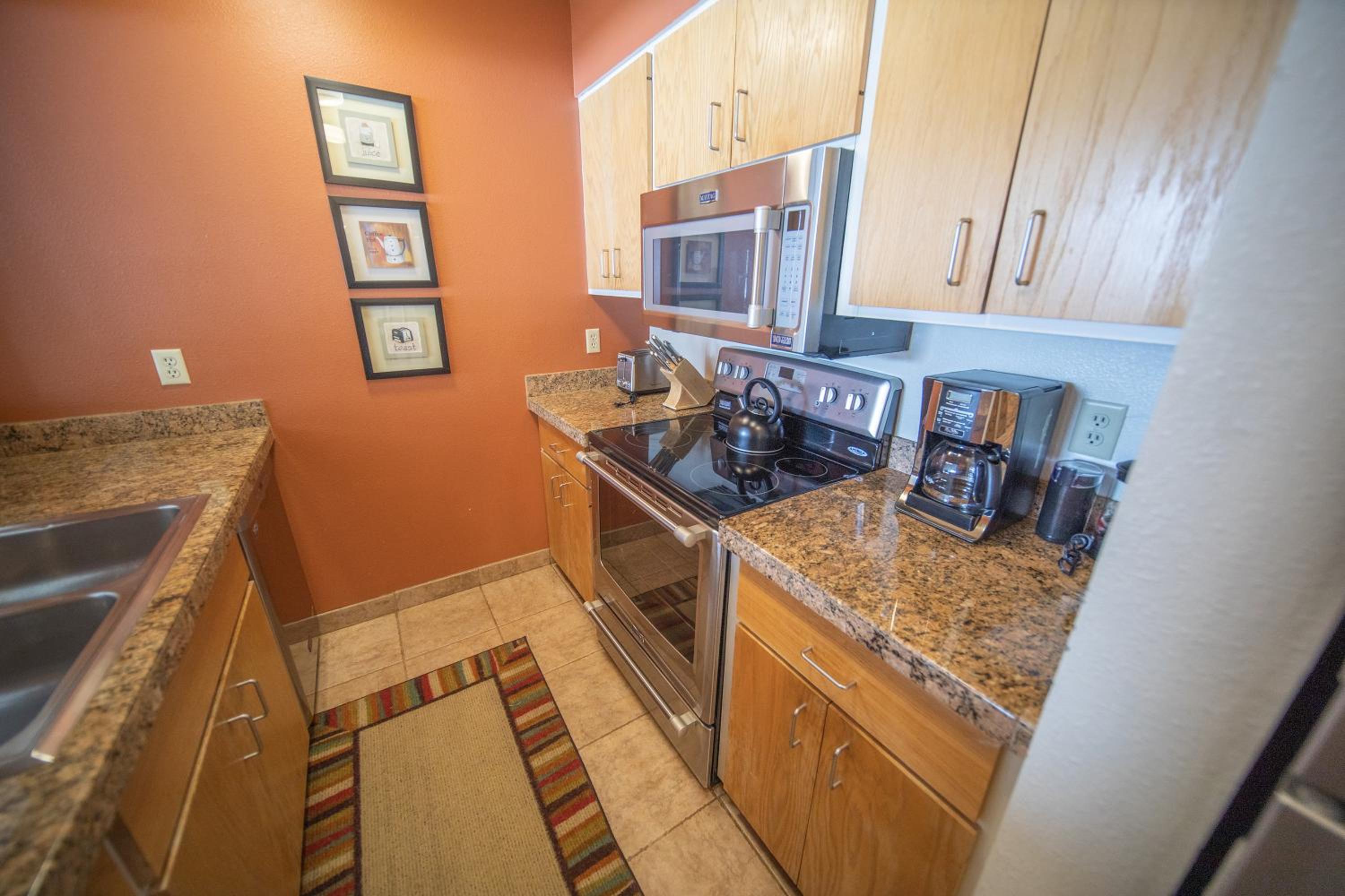 Lenawee 1738 by SummitCove Lodging