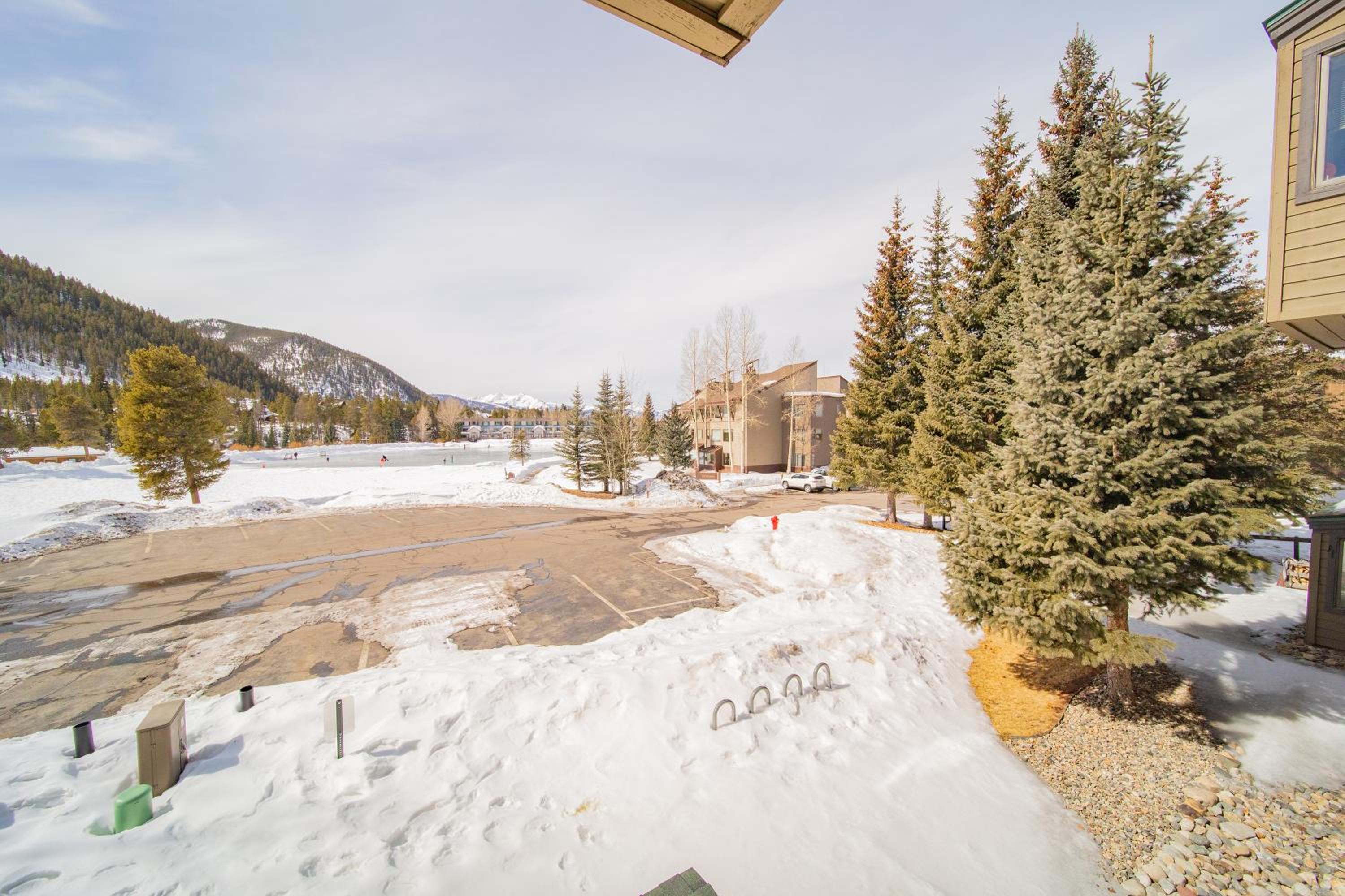 Lenawee 1738 by SummitCove Lodging