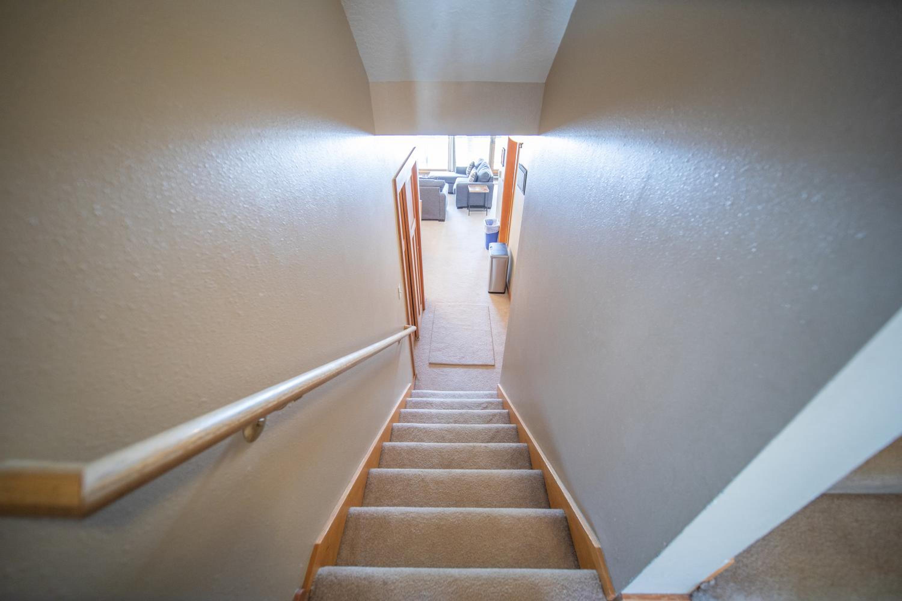 Lenawee 1738 by SummitCove Lodging