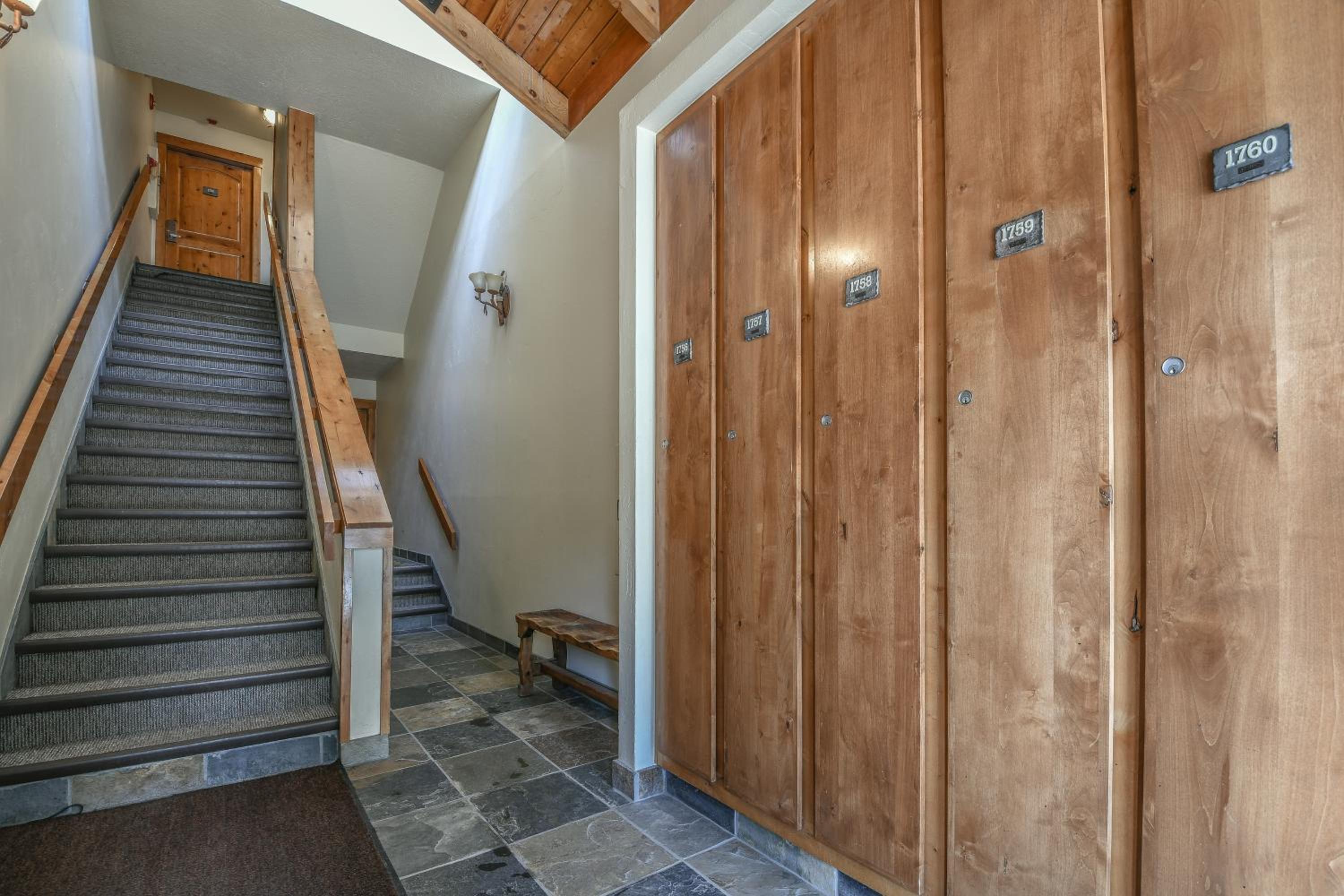 Montezuma 1771 by SummitCove Lodging