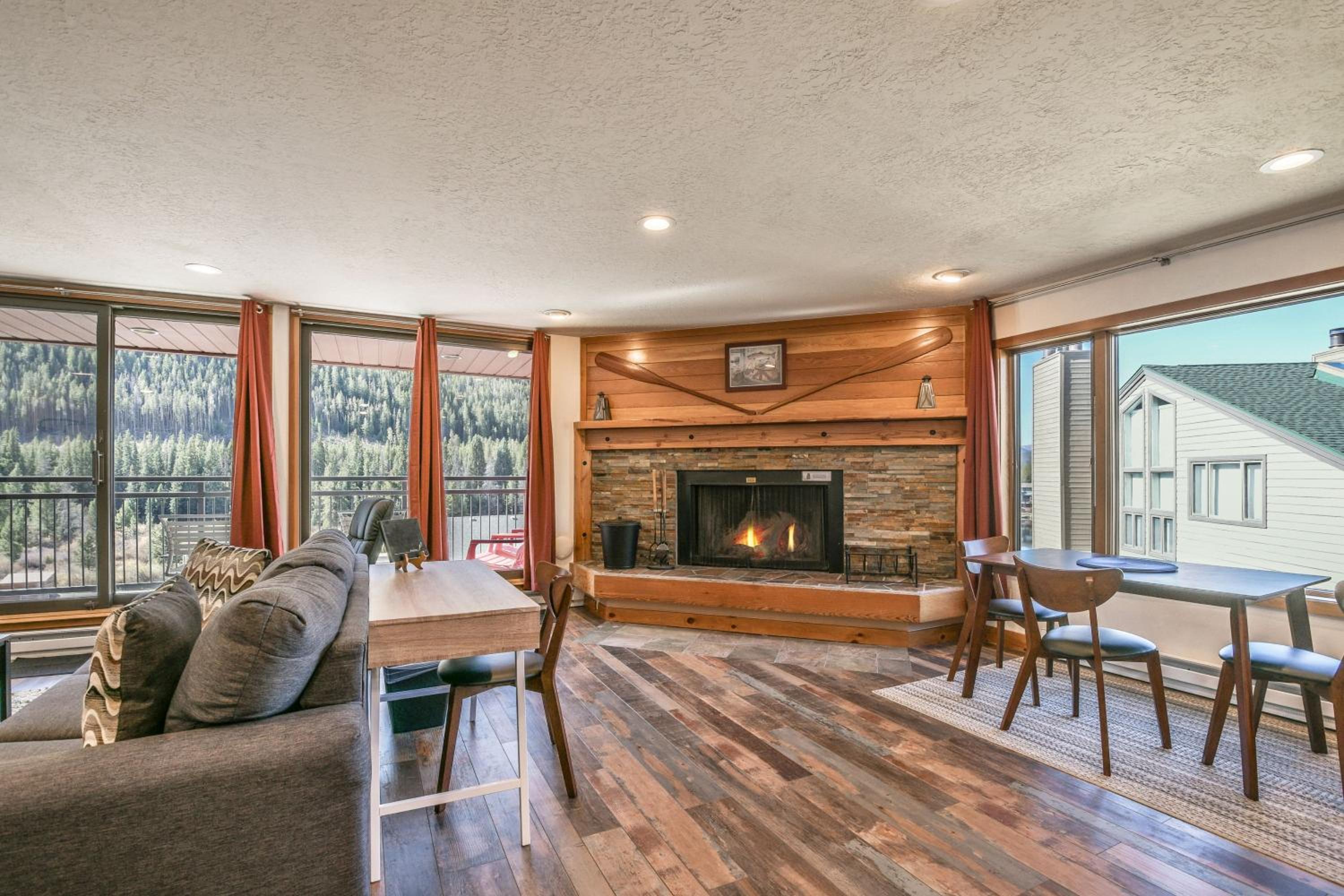 Montezuma 1771 by SummitCove Lodging