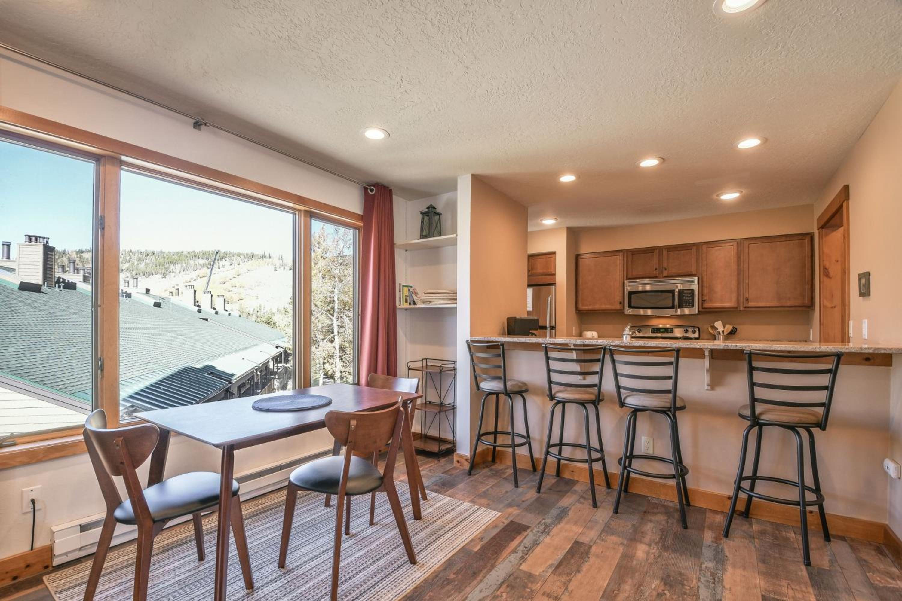 Montezuma 1771 by SummitCove Lodging