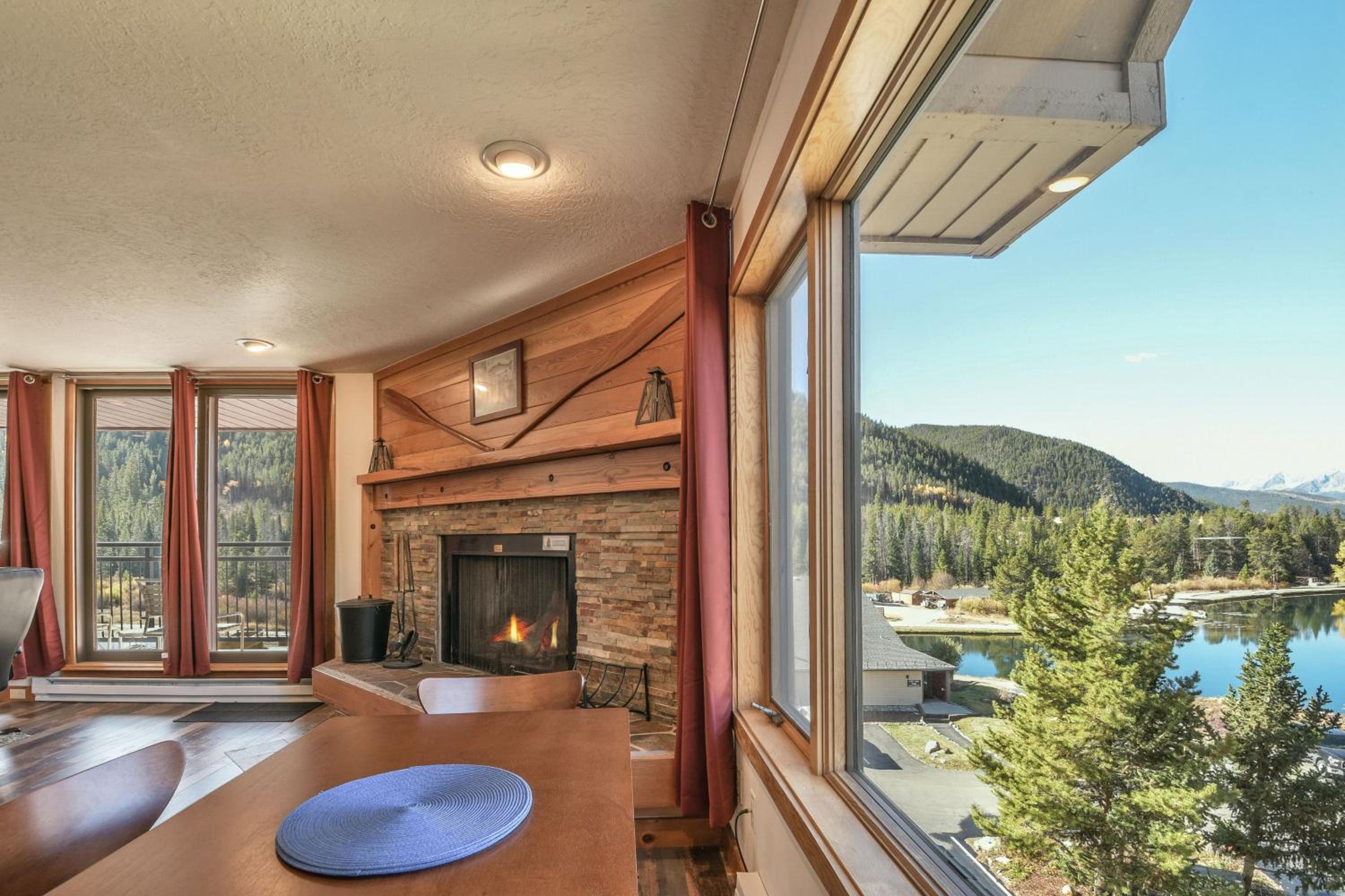 Montezuma 1771 by SummitCove Lodging