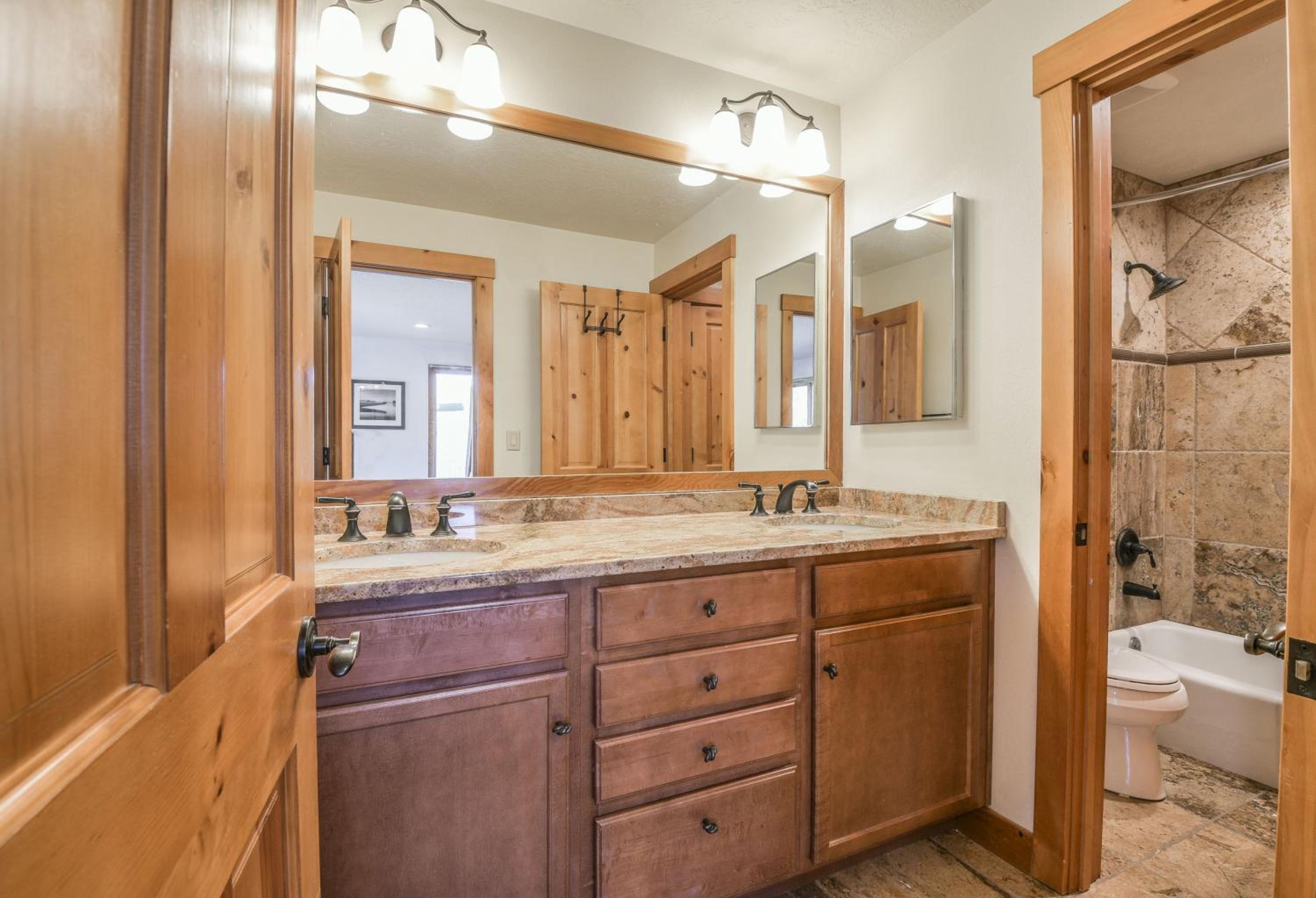 Montezuma 1771 by SummitCove Lodging