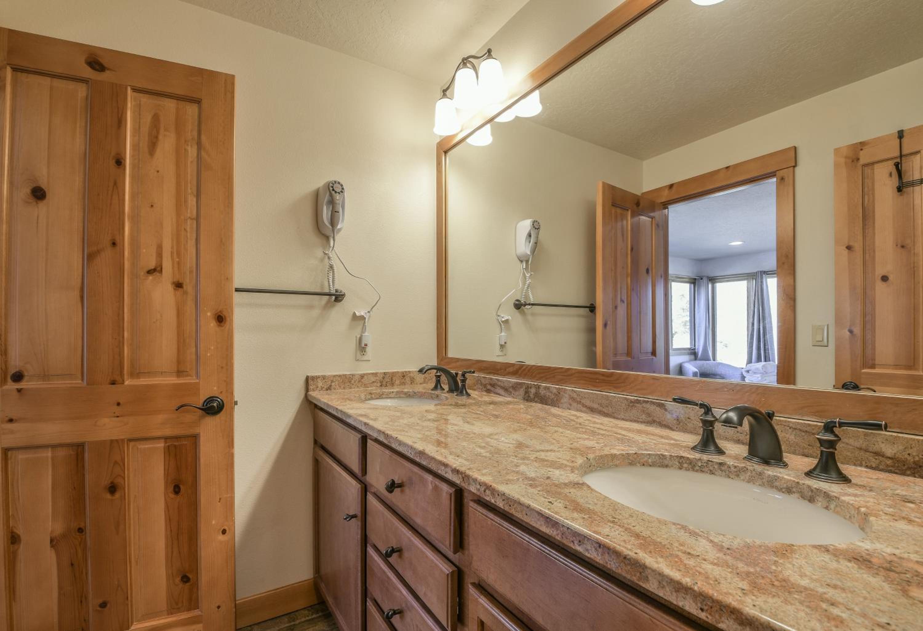 Montezuma 1771 by SummitCove Lodging