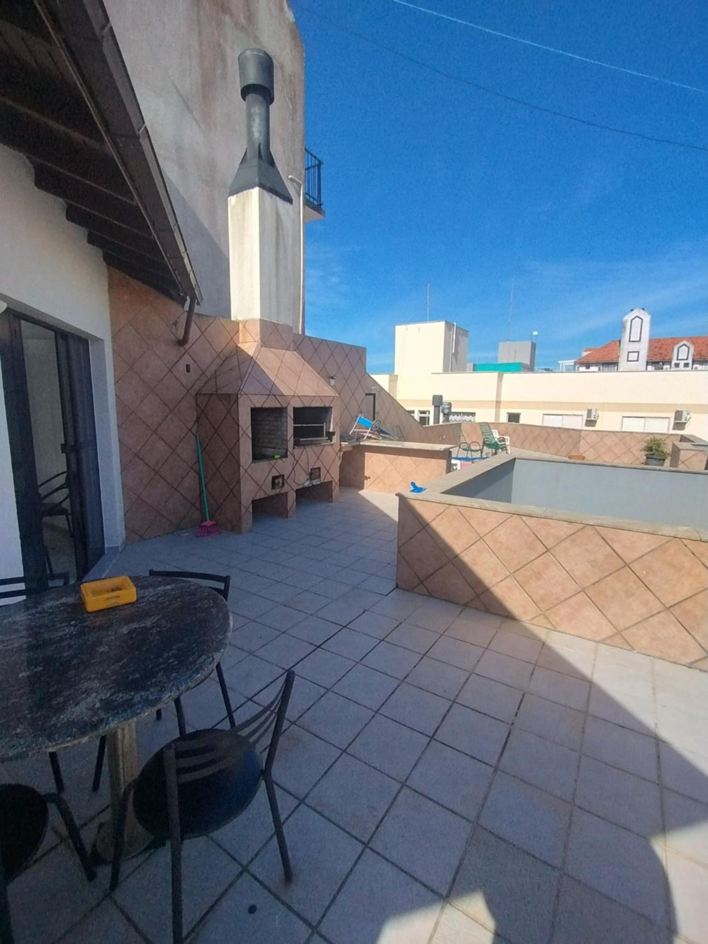 Apartamento com piscina privativa 0217