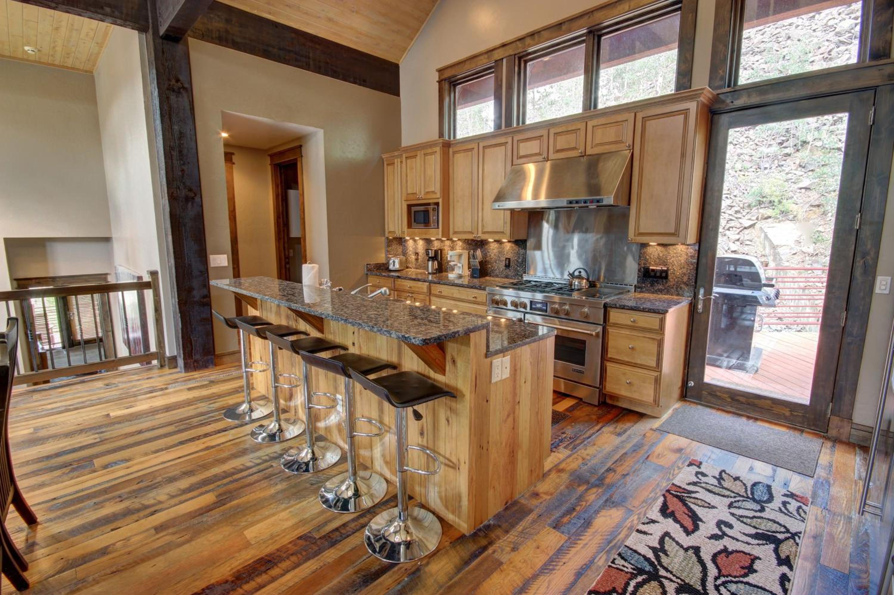 North Fork Lodge 577 by SummitCove Lodging