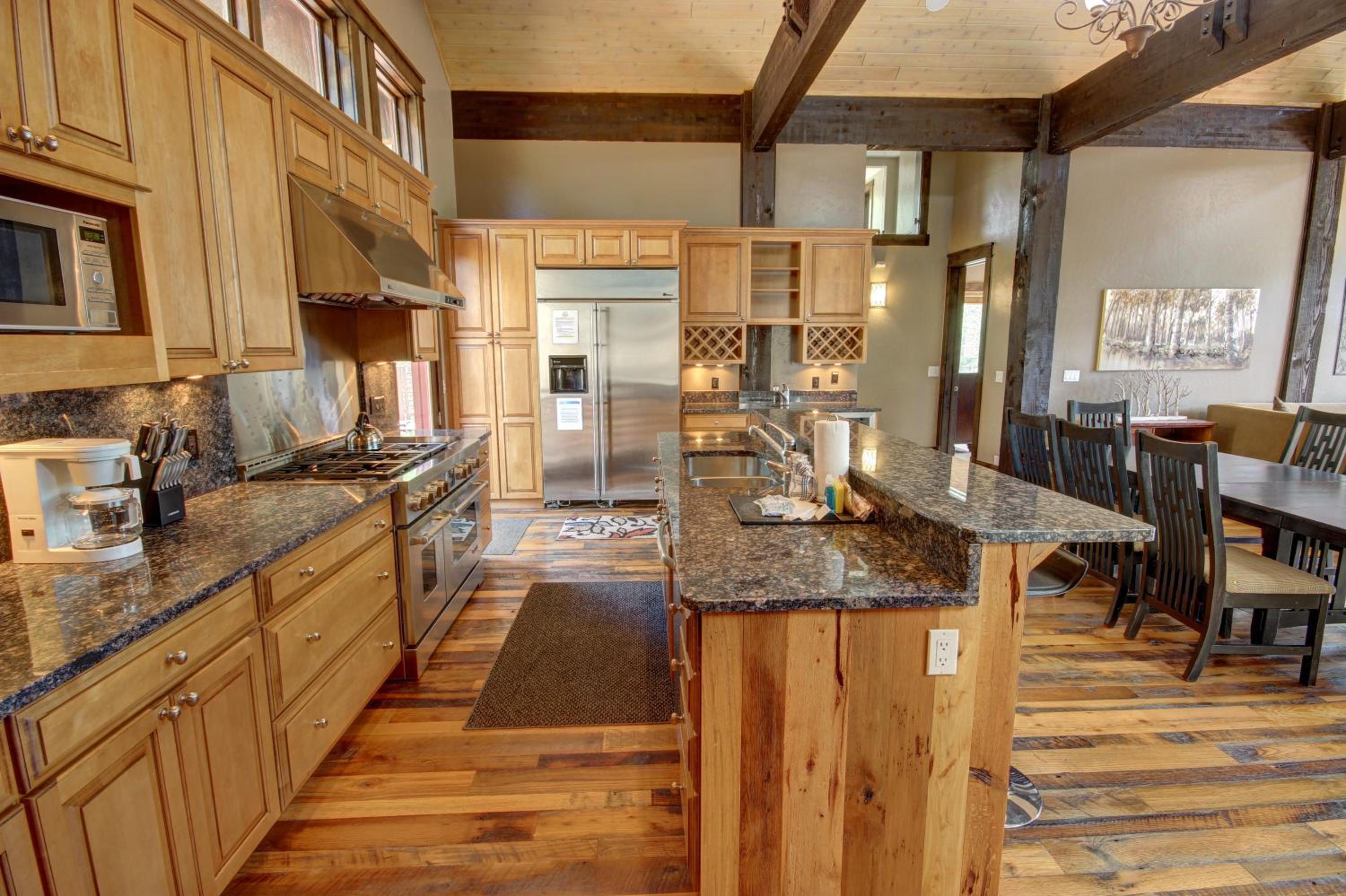 North Fork Lodge 577 by SummitCove Lodging