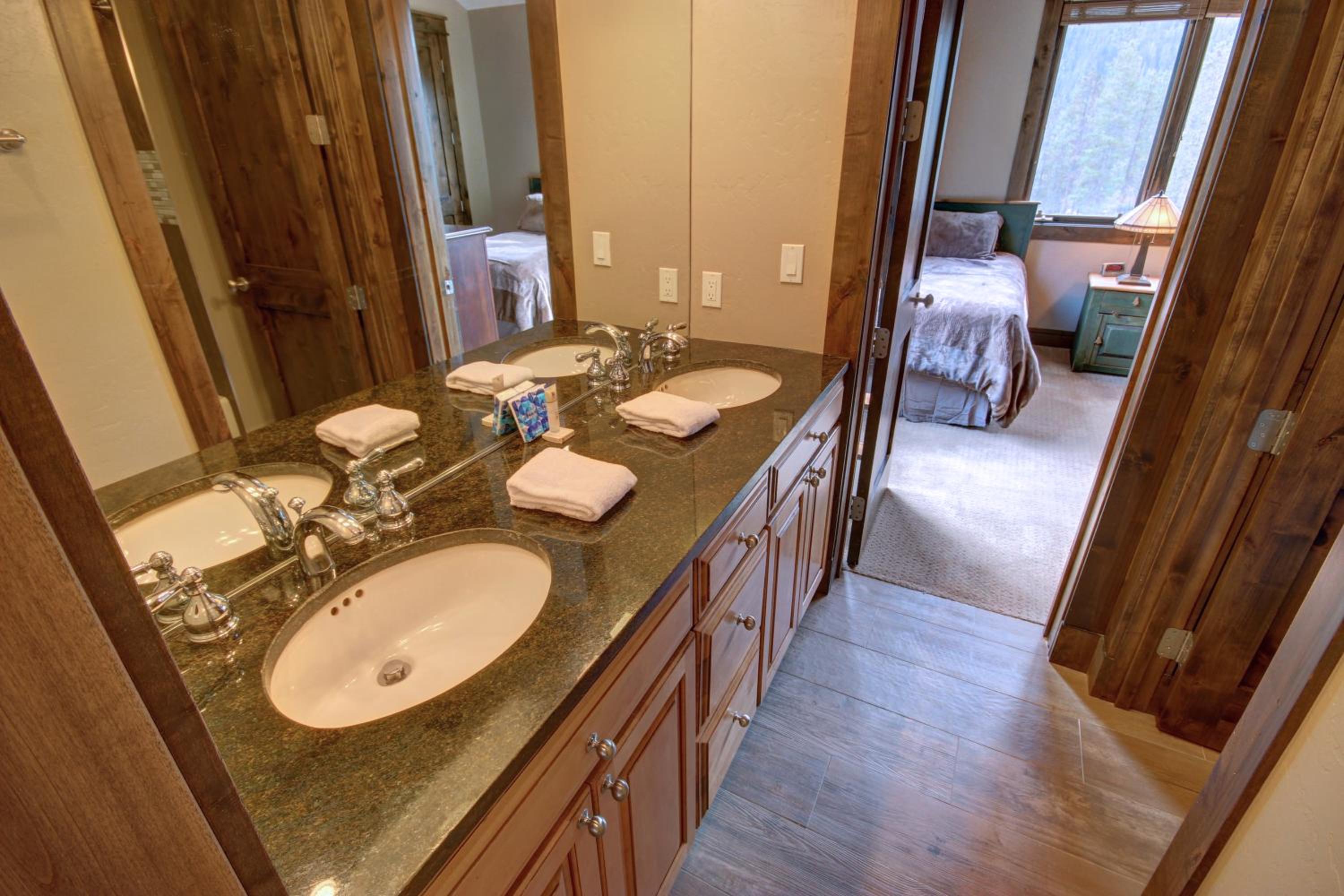 North Fork Lodge 577 by SummitCove Lodging
