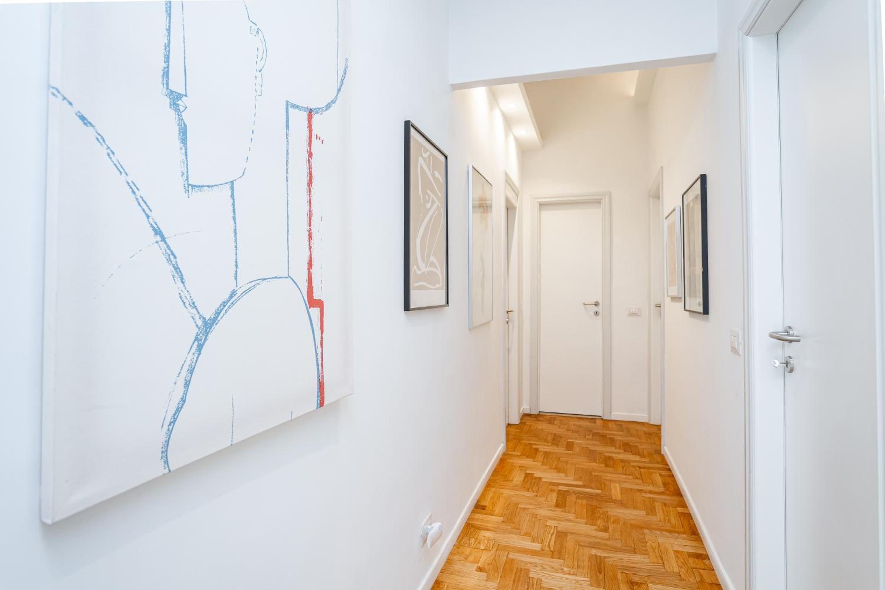Elegantis Des Artistes Apartment