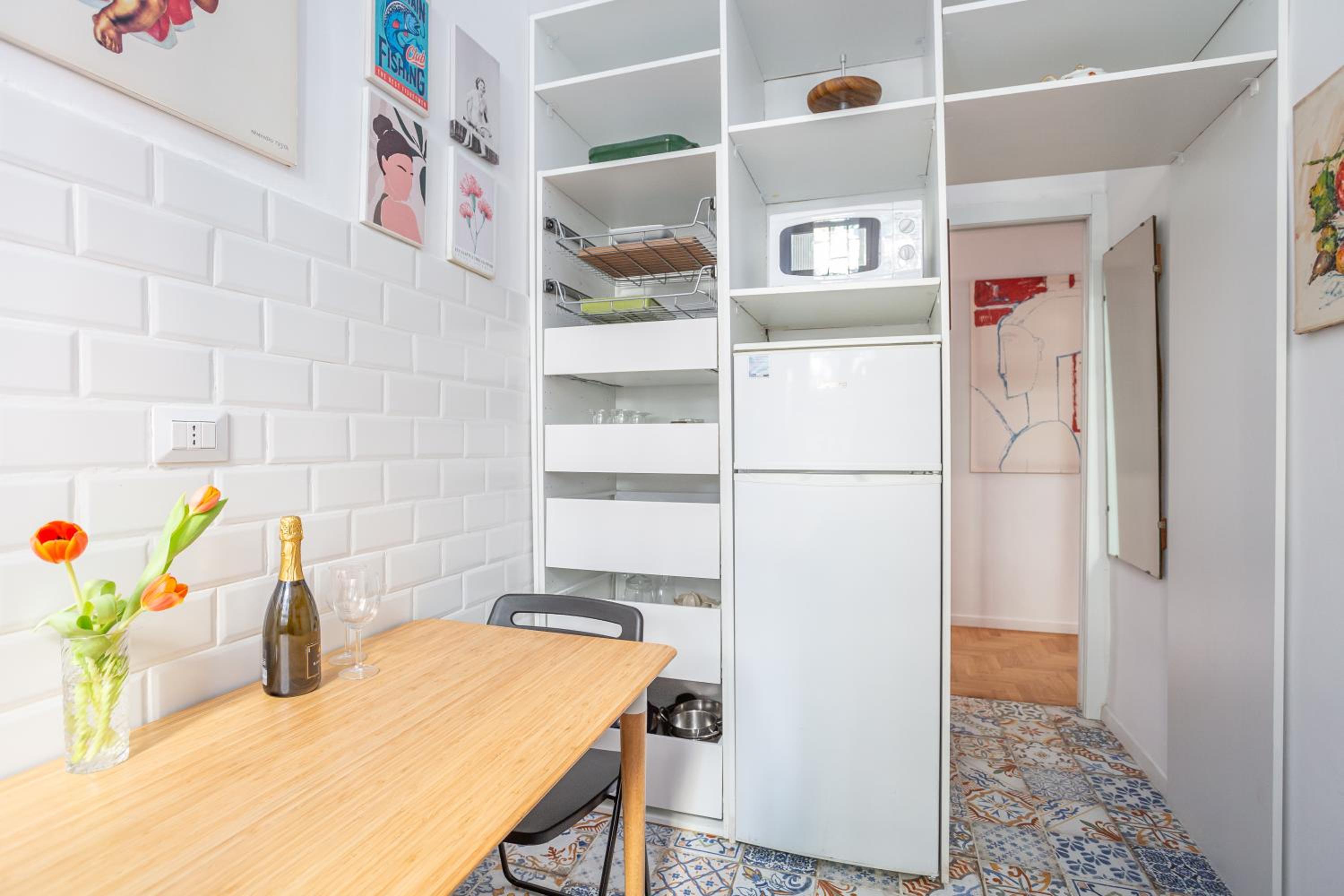 Elegantis Des Artistes Apartment
