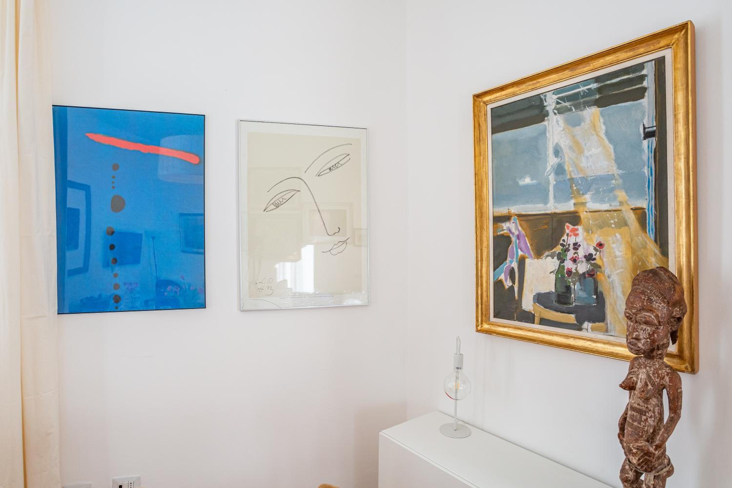 Elegantis Des Artistes Apartment