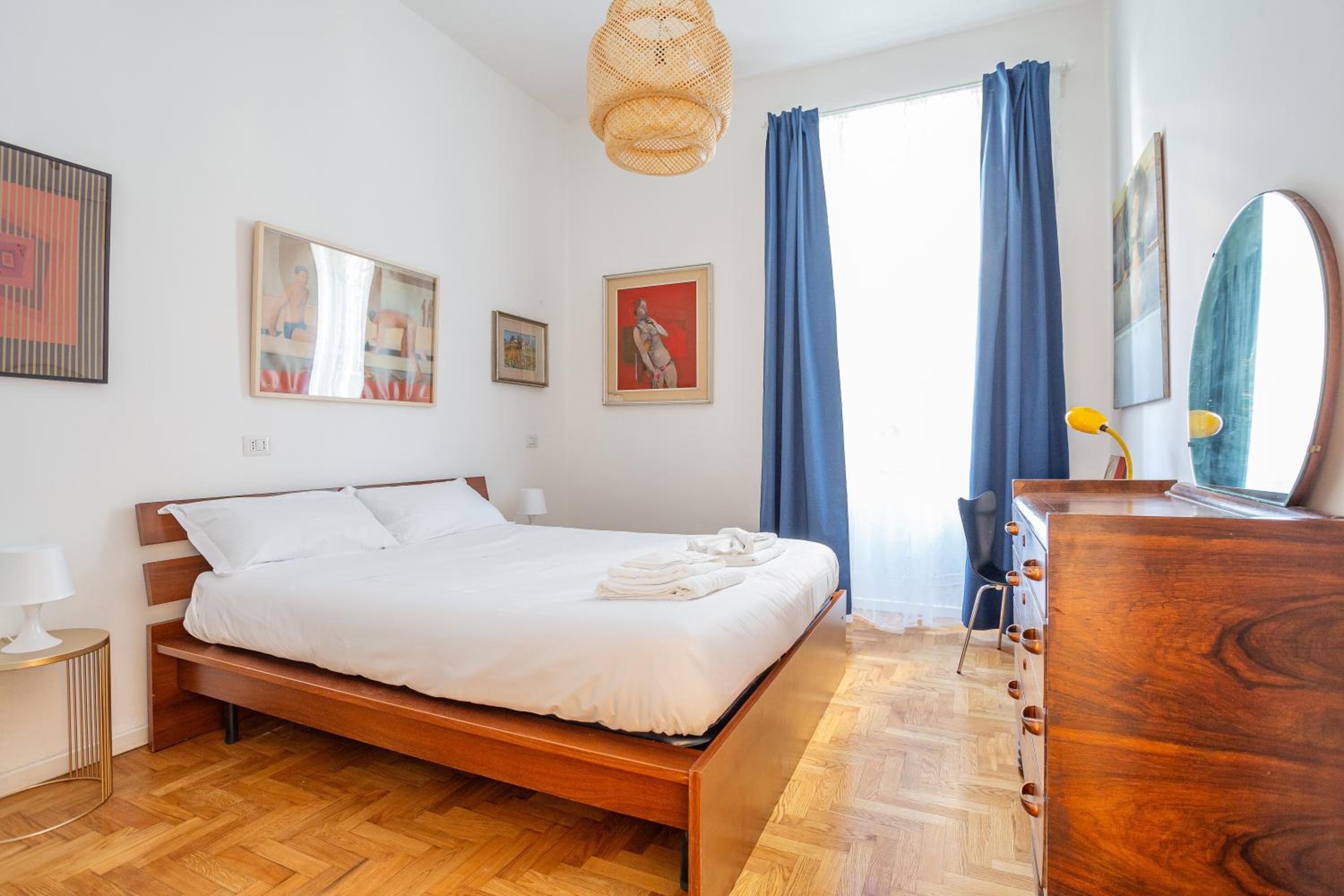 Elegantis Des Artistes Apartment