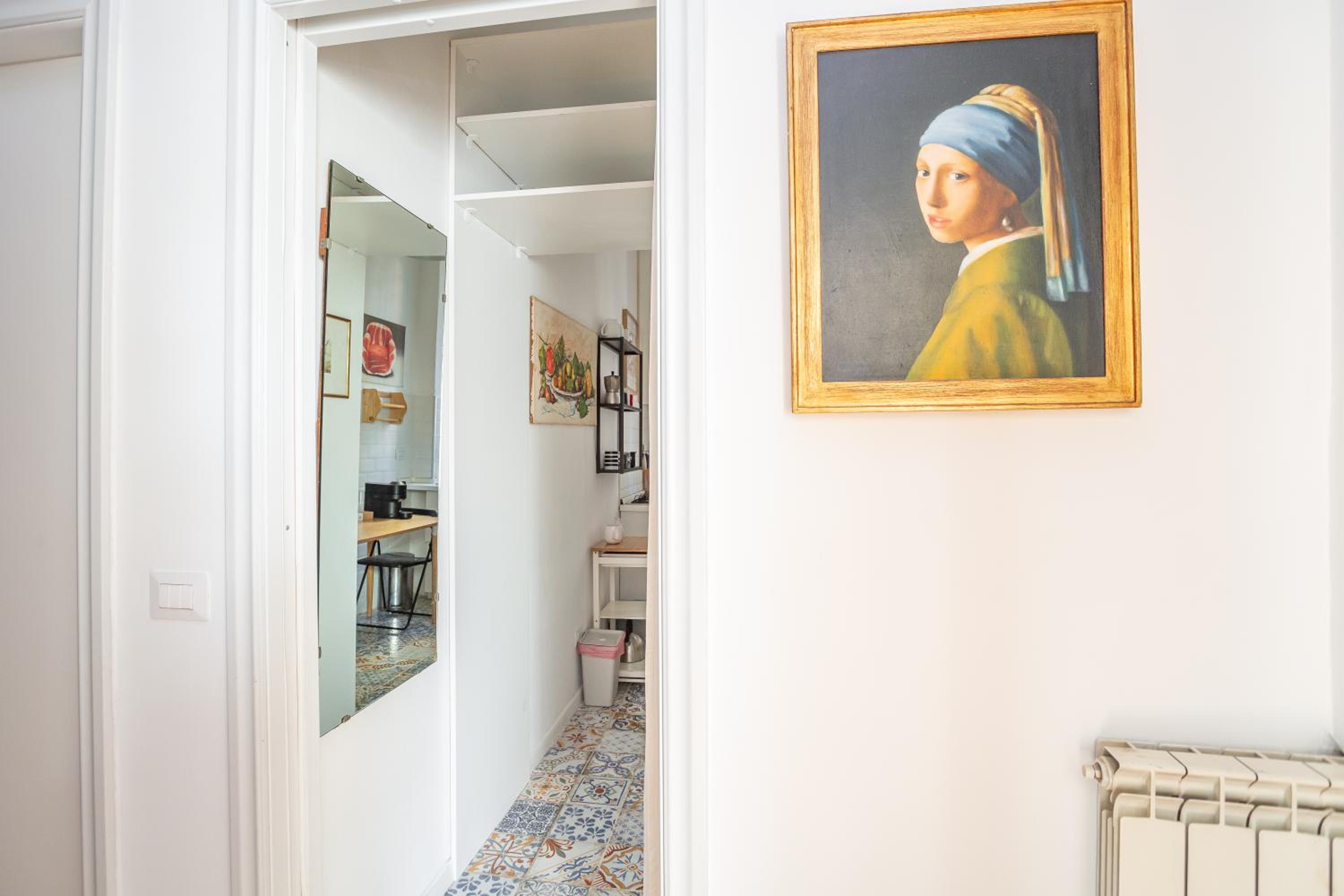 Elegantis Des Artistes Apartment