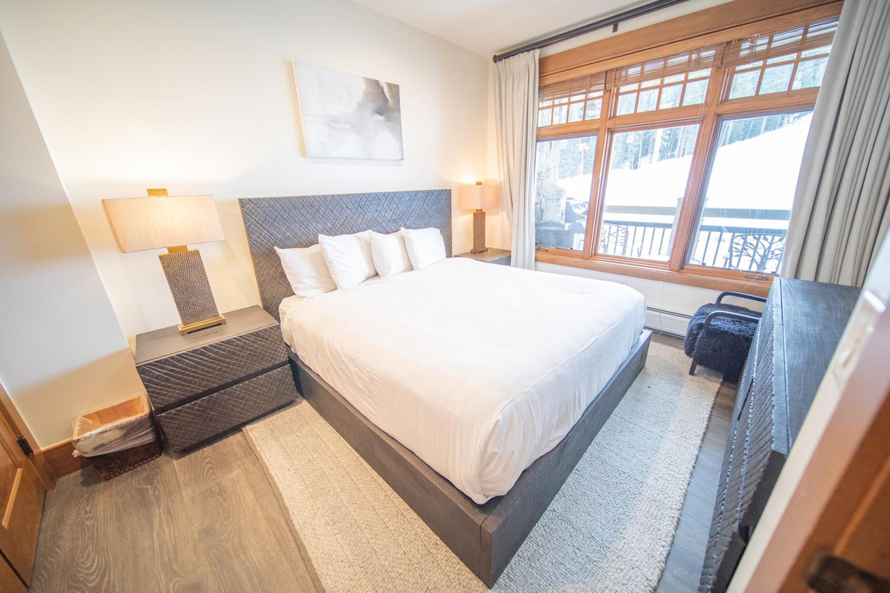 Lone Eagle 3000 by SummitCove Lodging
