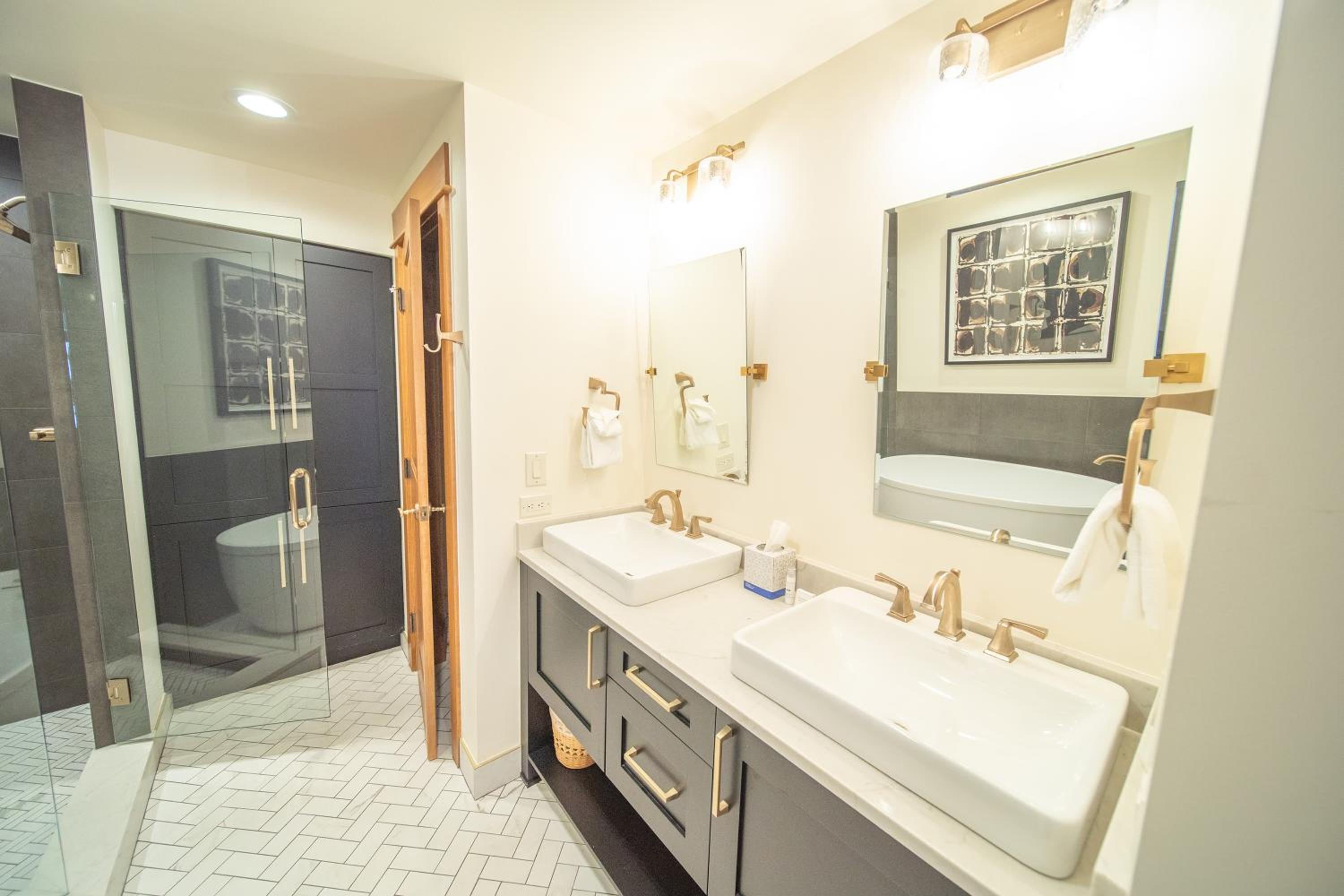 Lone Eagle 3000 by SummitCove Lodging